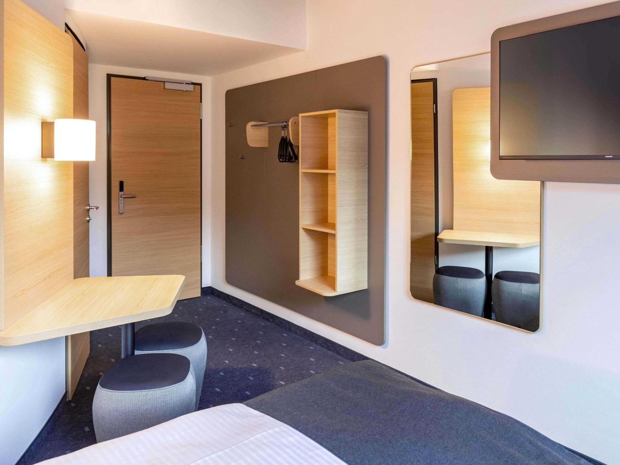 Twin Room,1695796955:JPEG