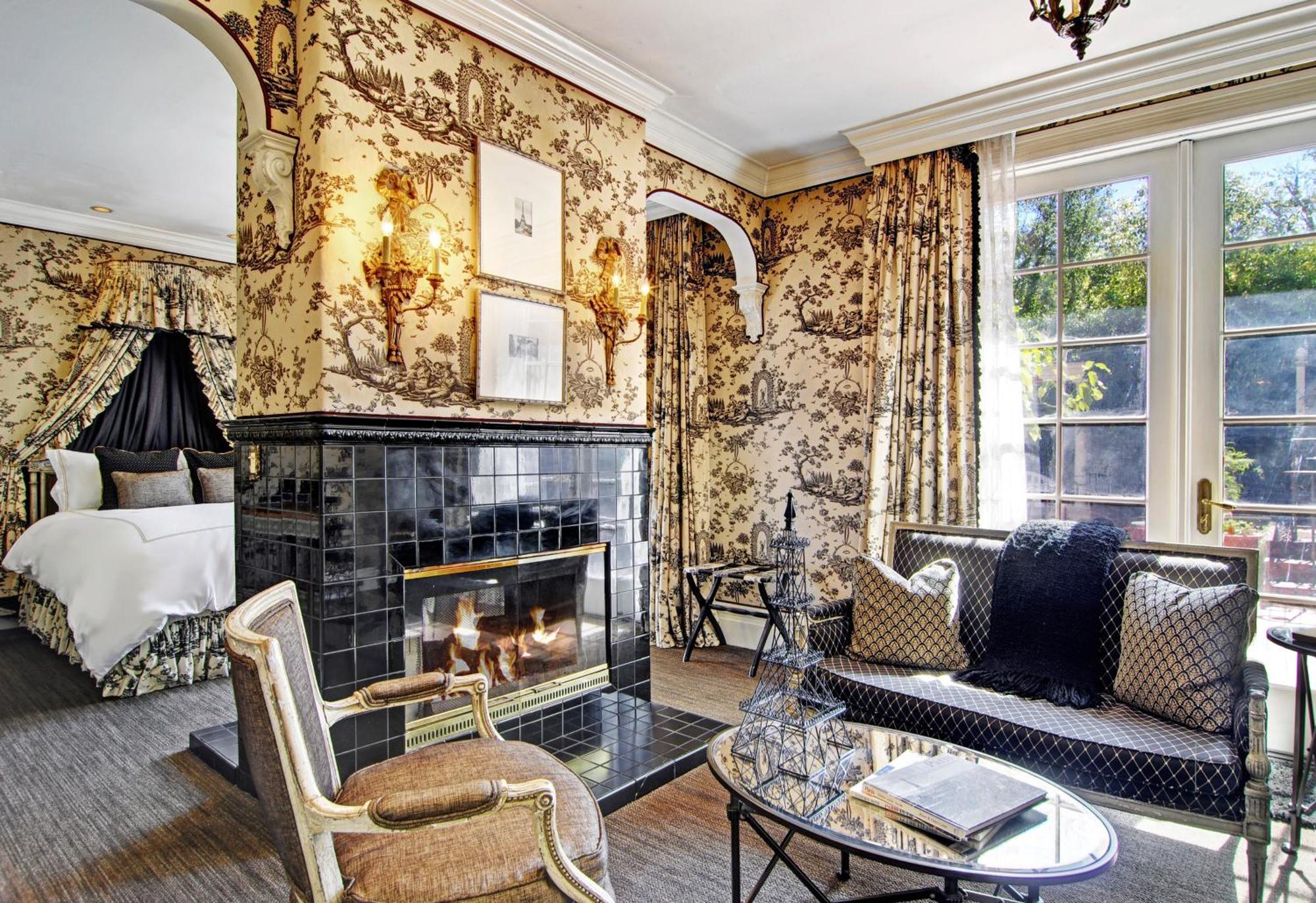 Executive Queen Room Paris