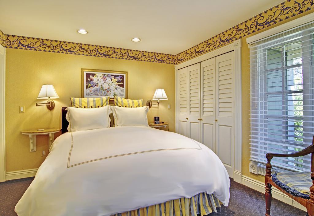 One-Bedroom Queen Suite Valencia