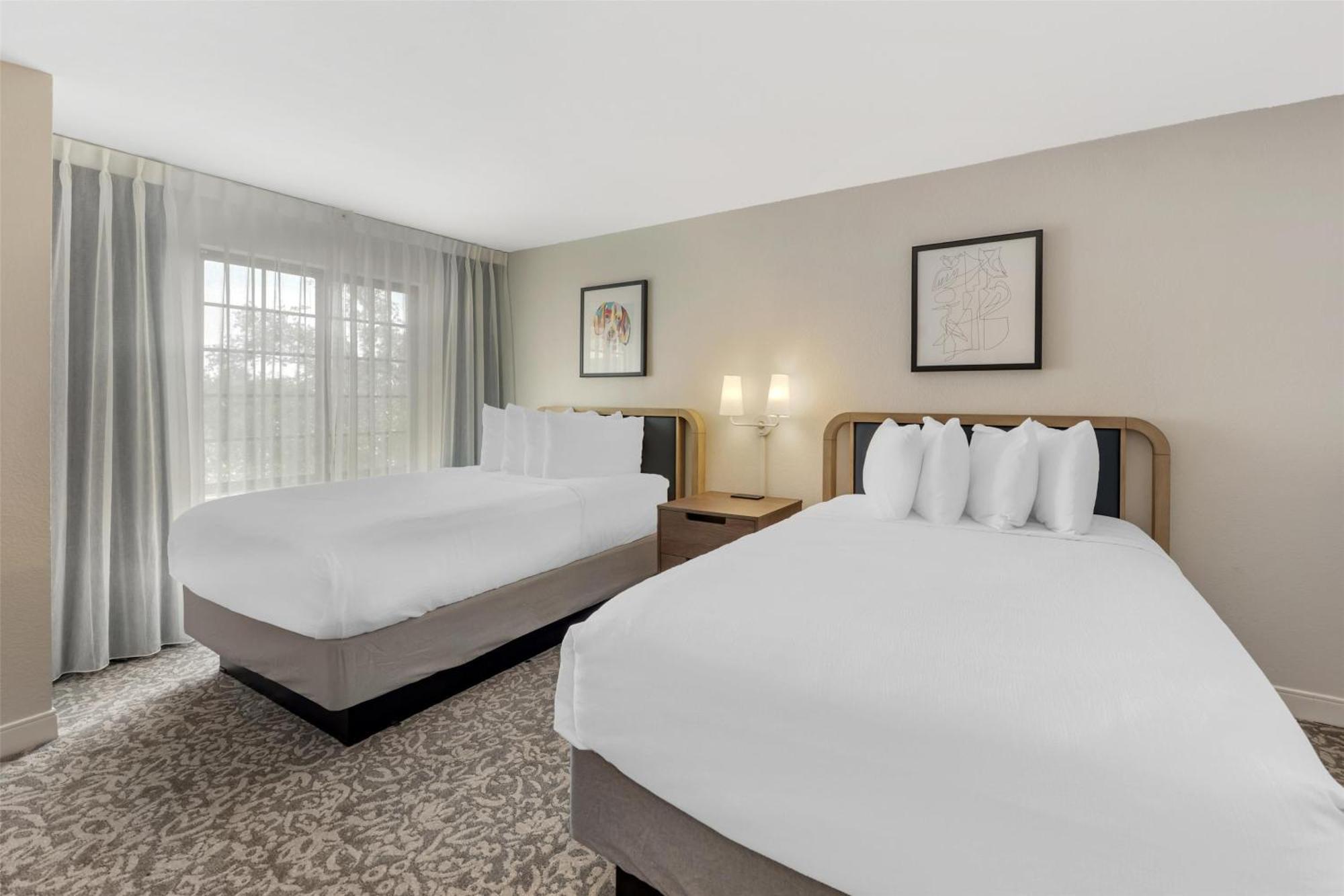 Two-Bedroom Suite Queen Two Double Beds