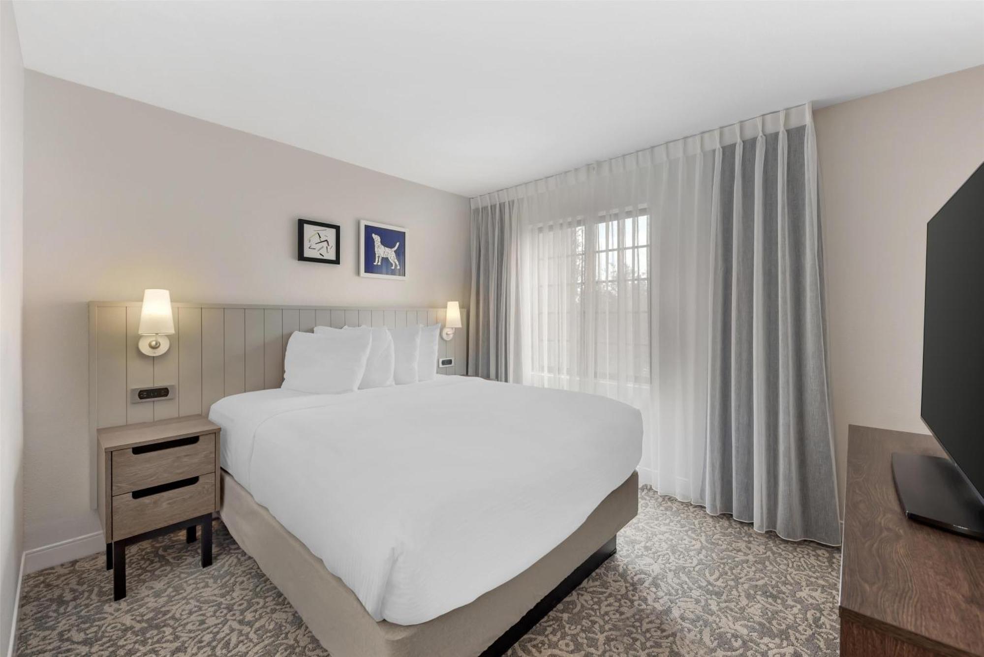 Two-Bedroom Suite Queen Two Double Beds