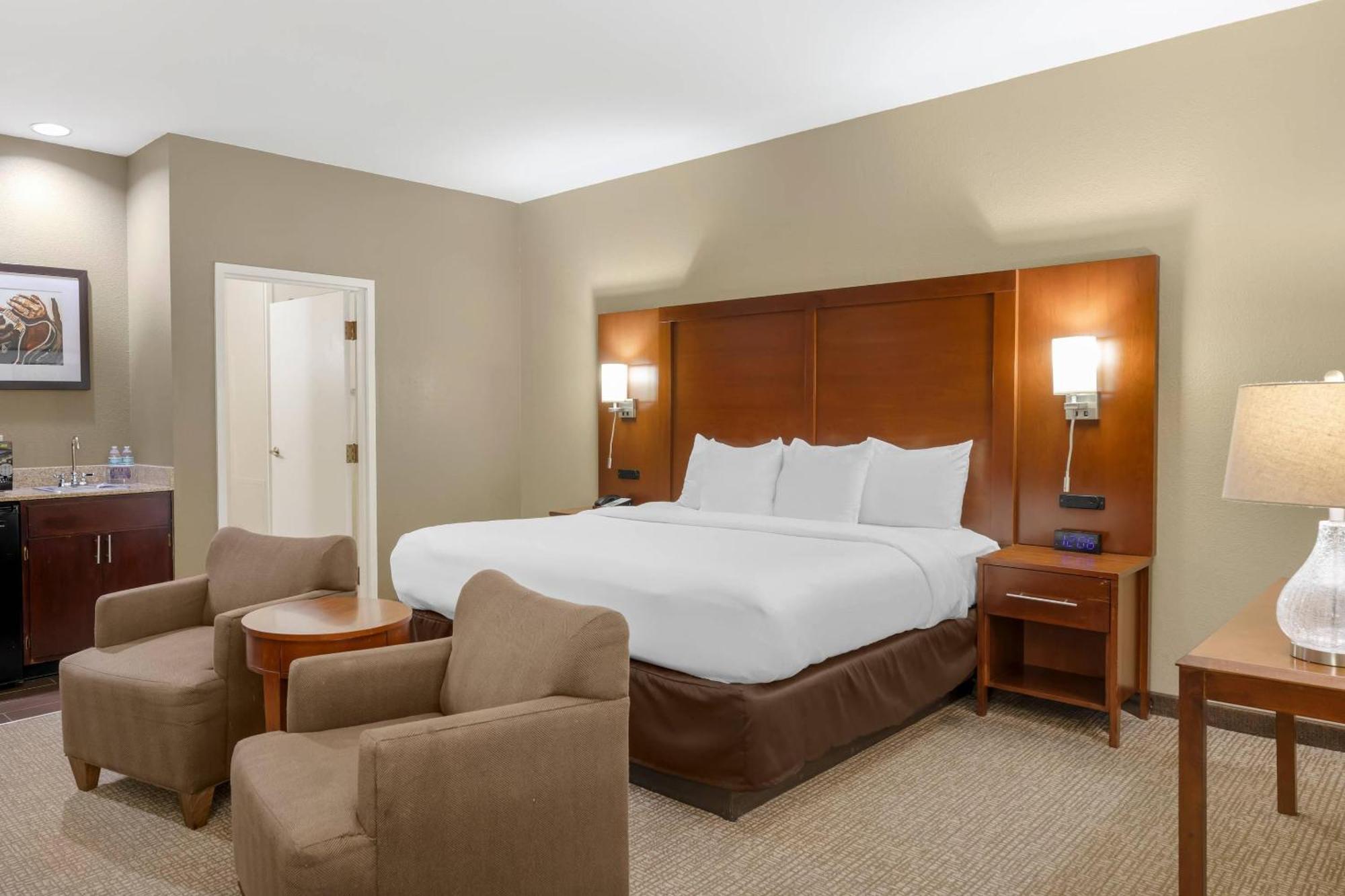 Superior Business King Room - Non-Smoking,1697975270:JPEG