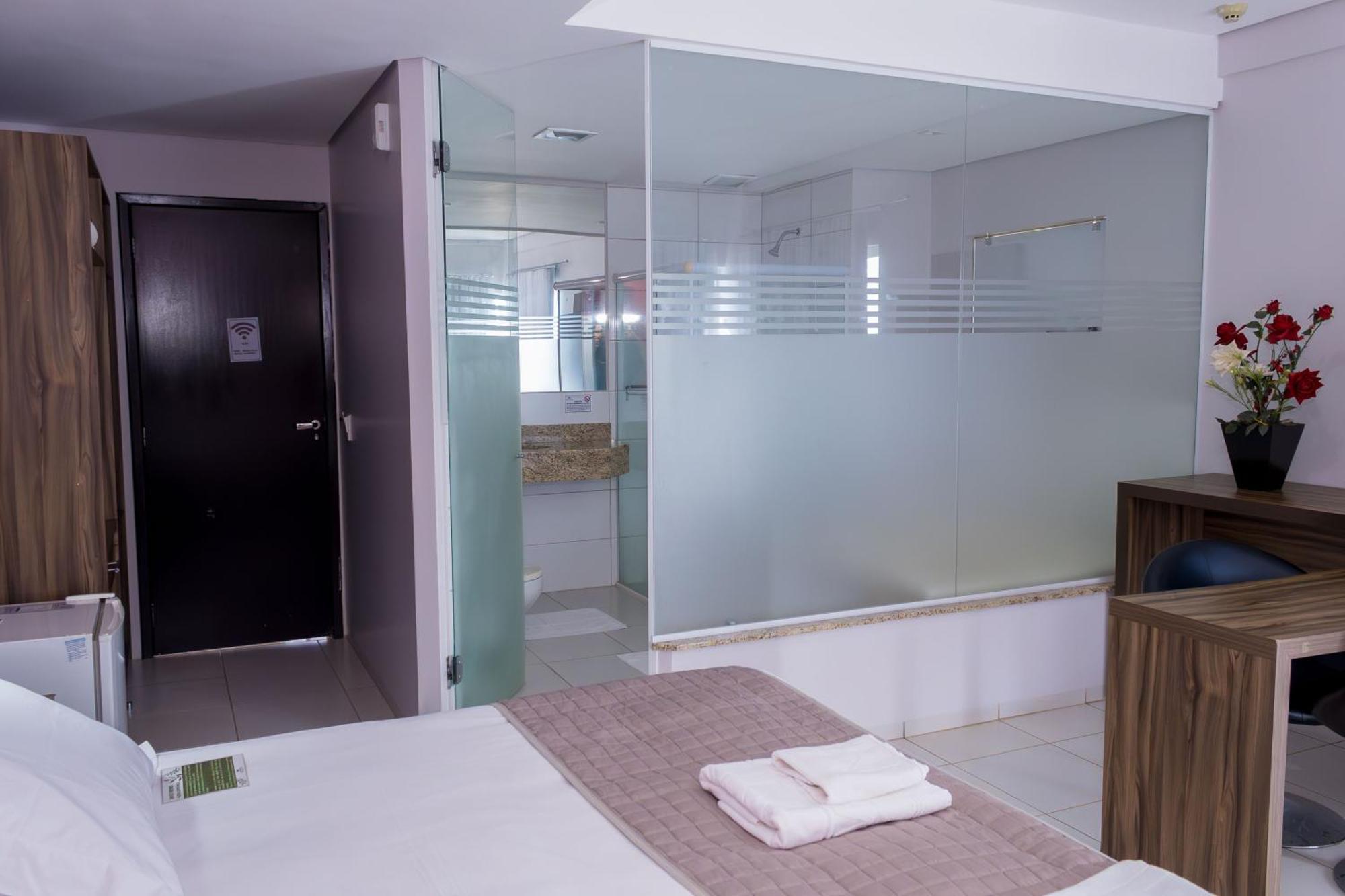 Deluxe Suite Spa Bath