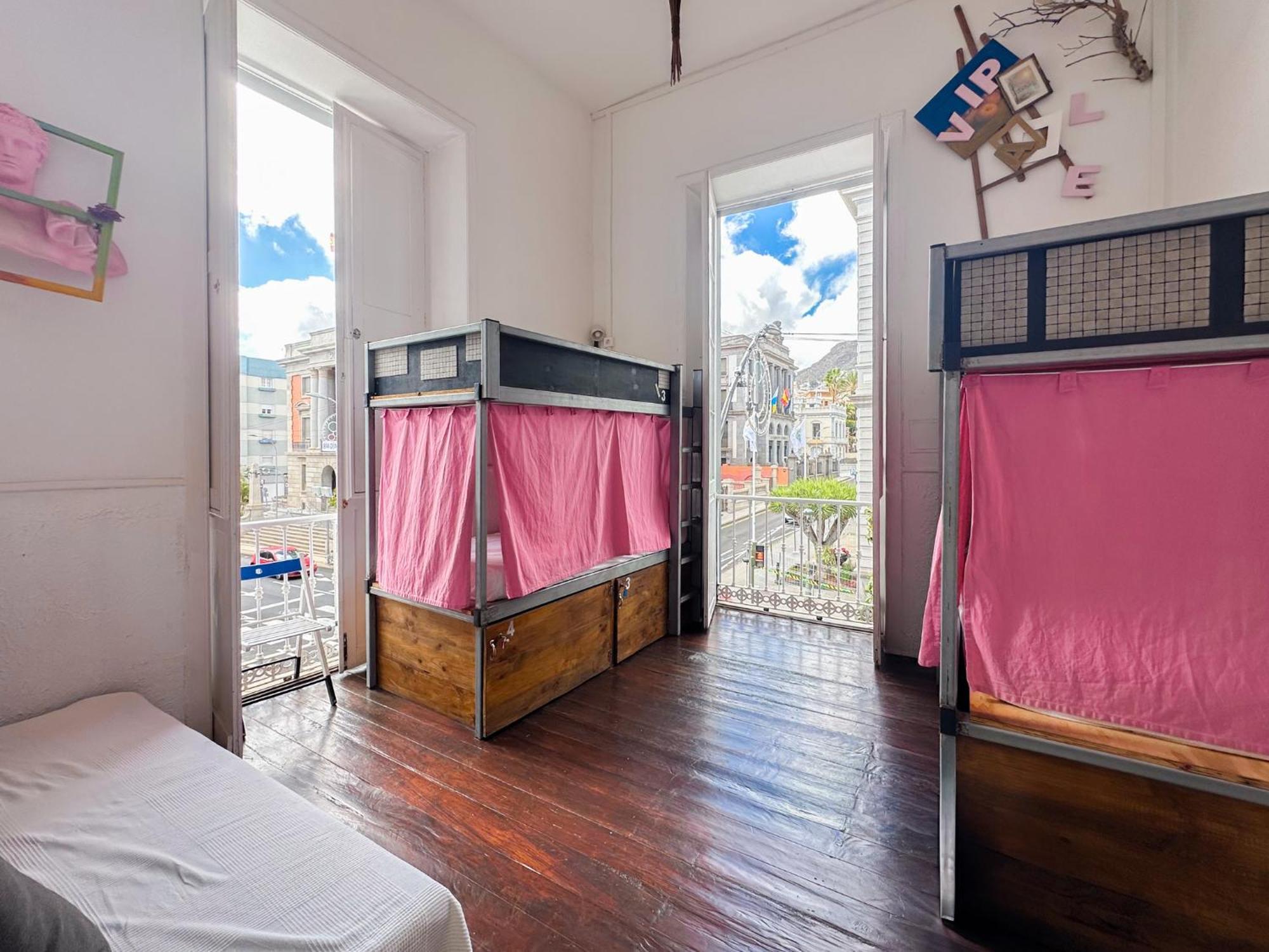 Bed 4-Bed Mixed Dormitory Room