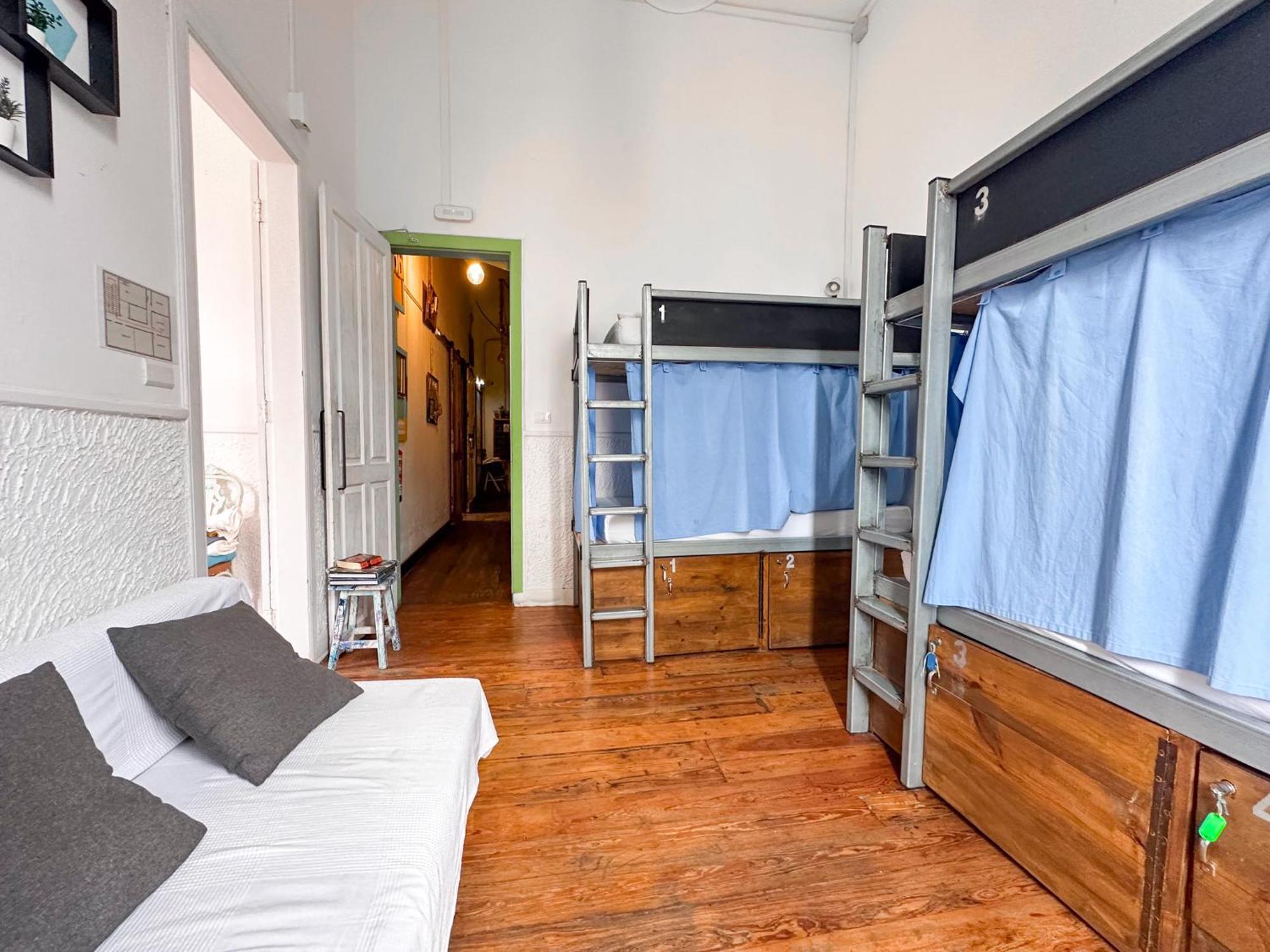 Bed 4-Bed Mixed Dormitory Room