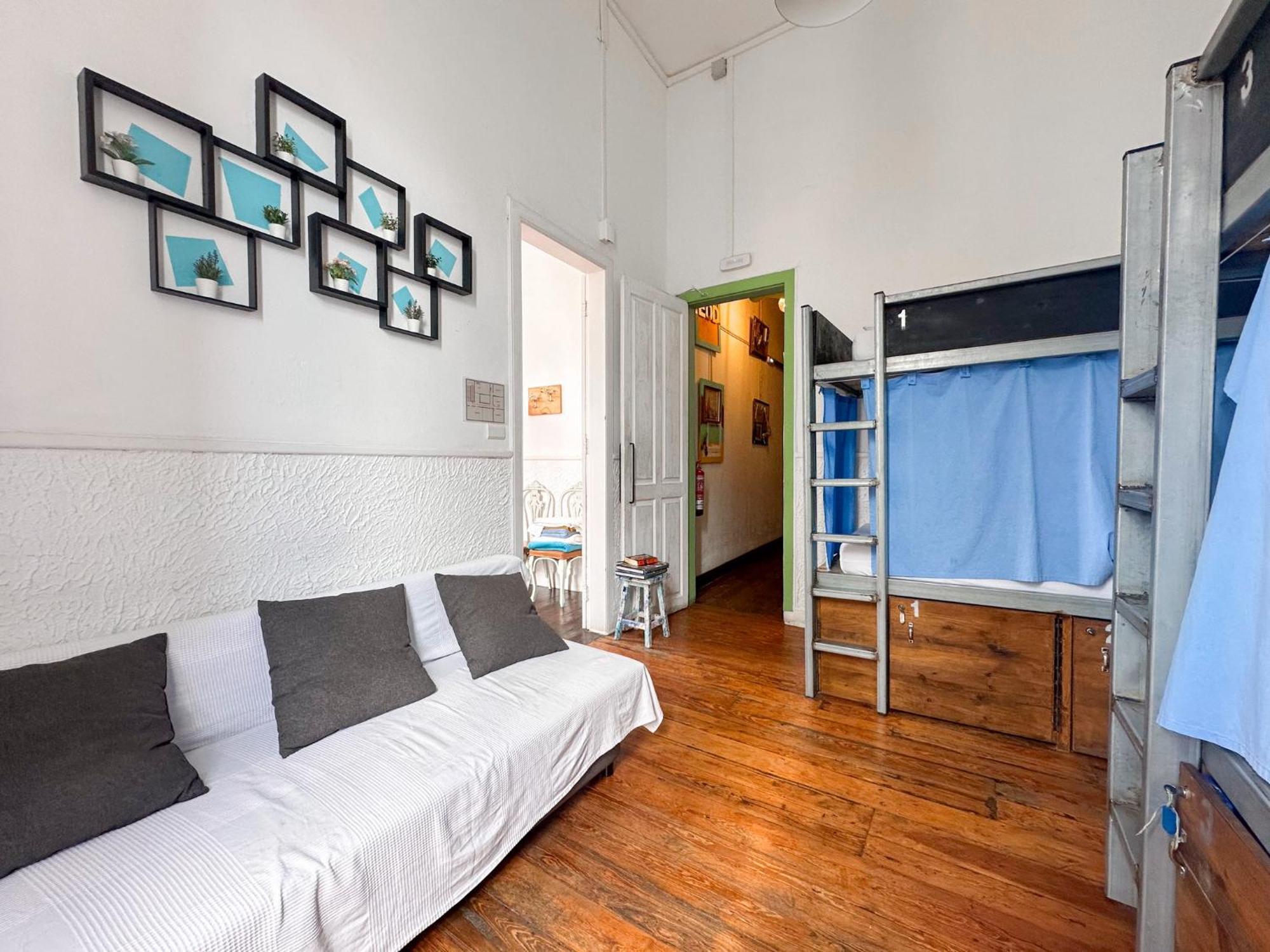 Bed 4-Bed Mixed Dormitory Room