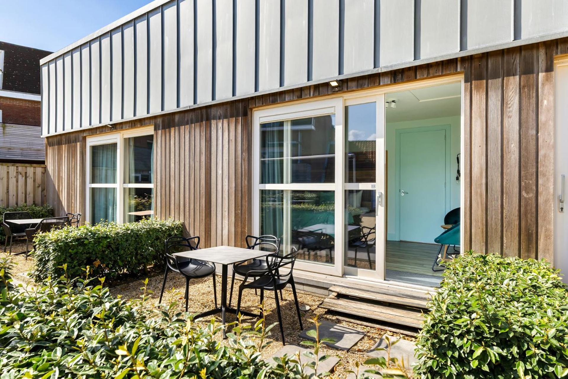 Garden room terrace