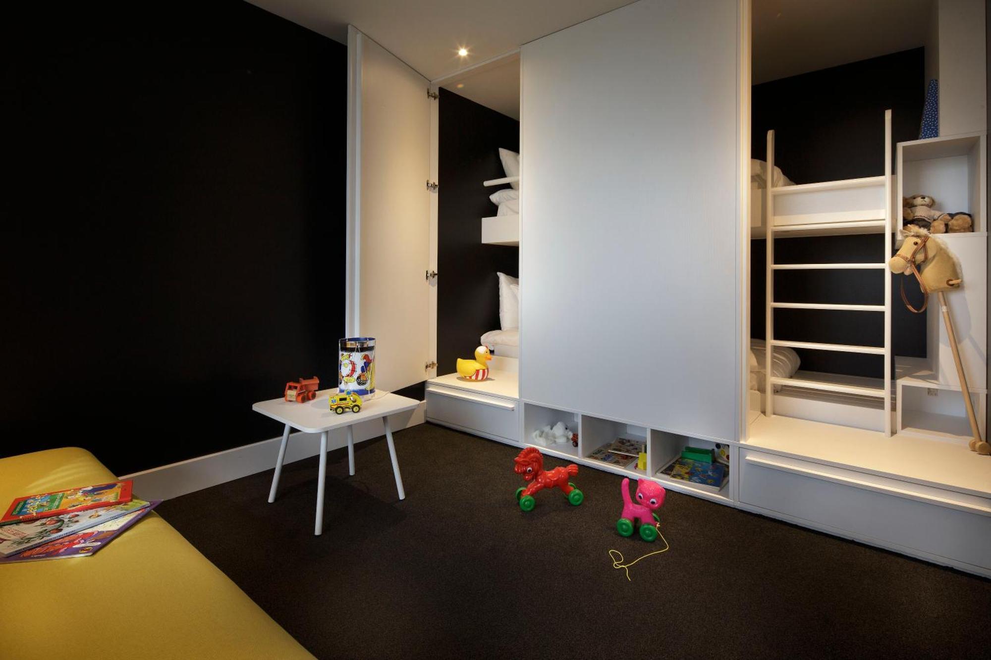 Deluxe Family Suite