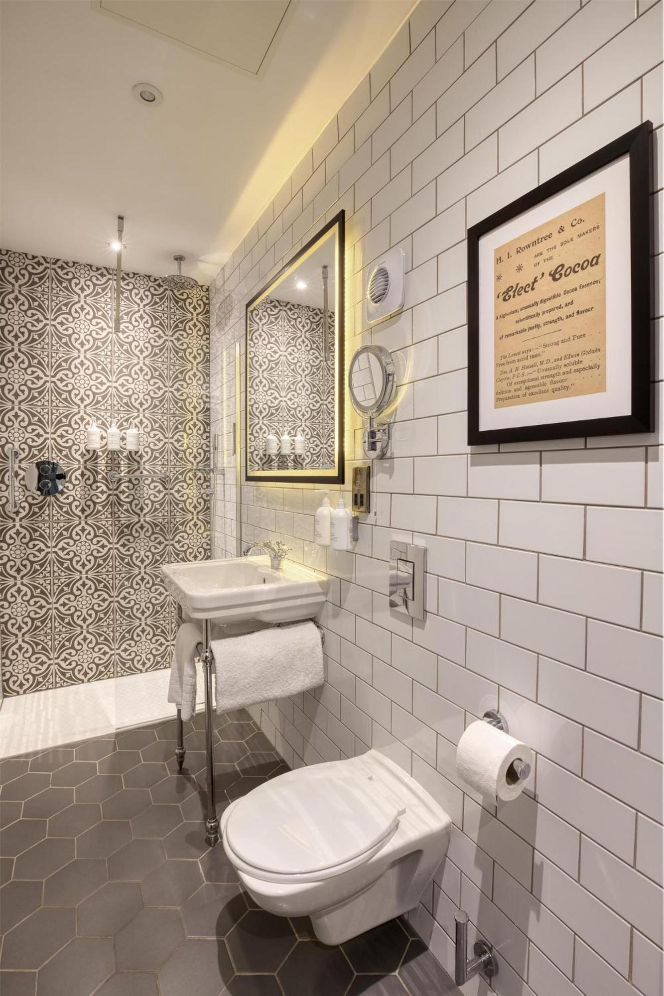 George Walton Queen Room