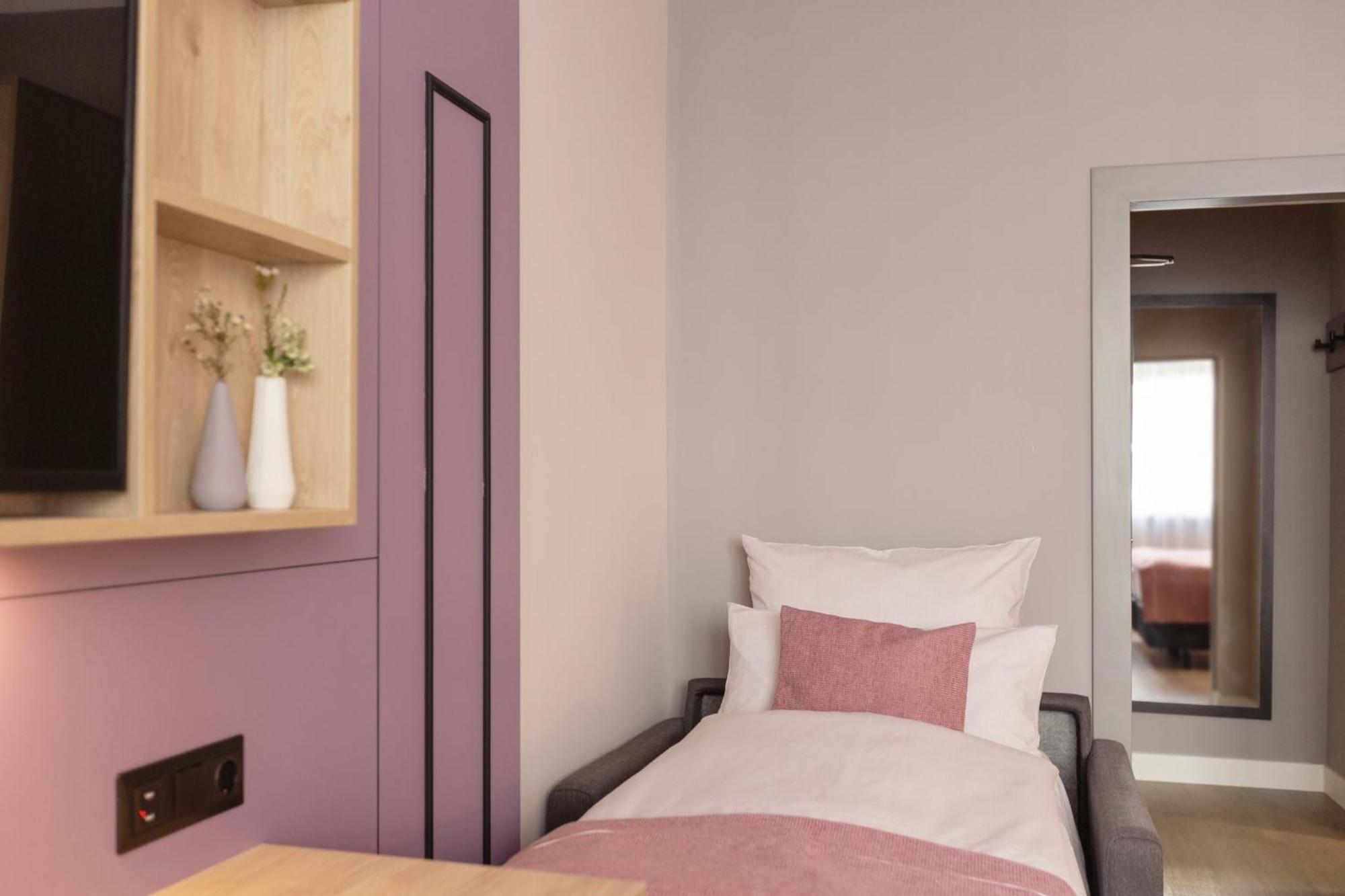 Premium Queen Room with Sofa Bed,1697780612:JPEG