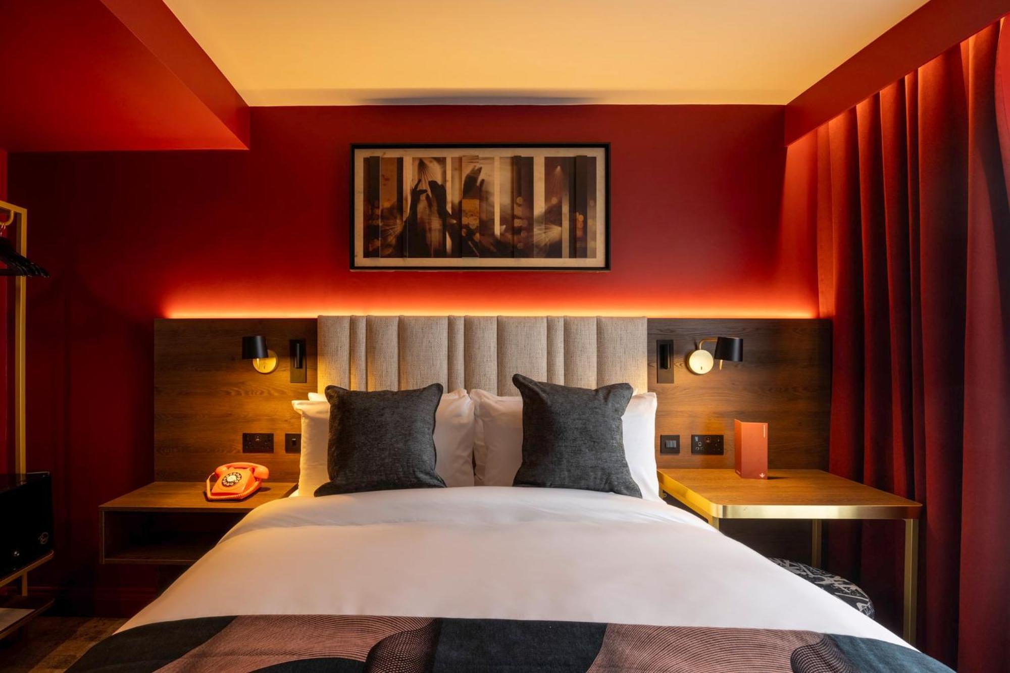 Standard Queen Room