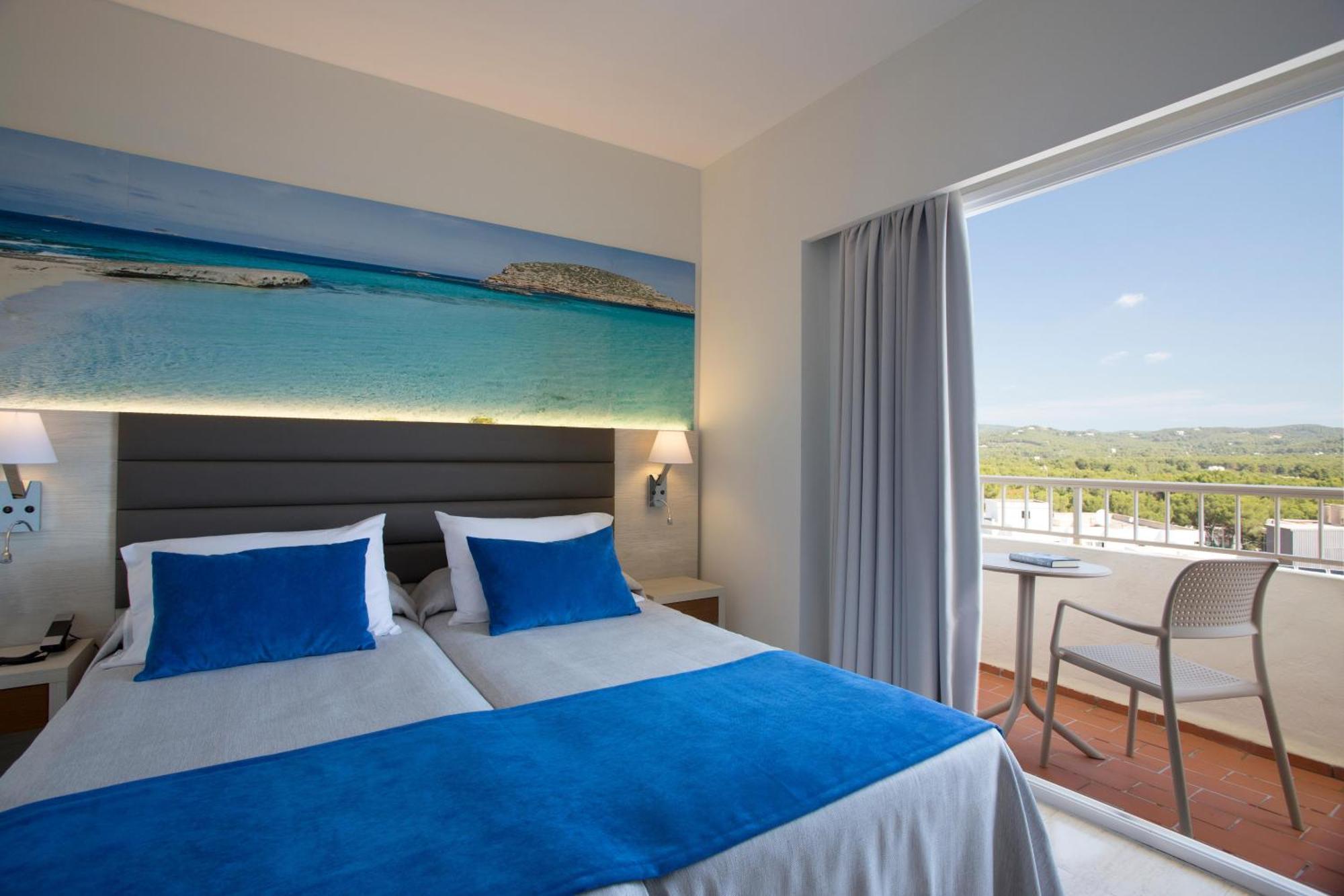 Superior Double Room Pool View