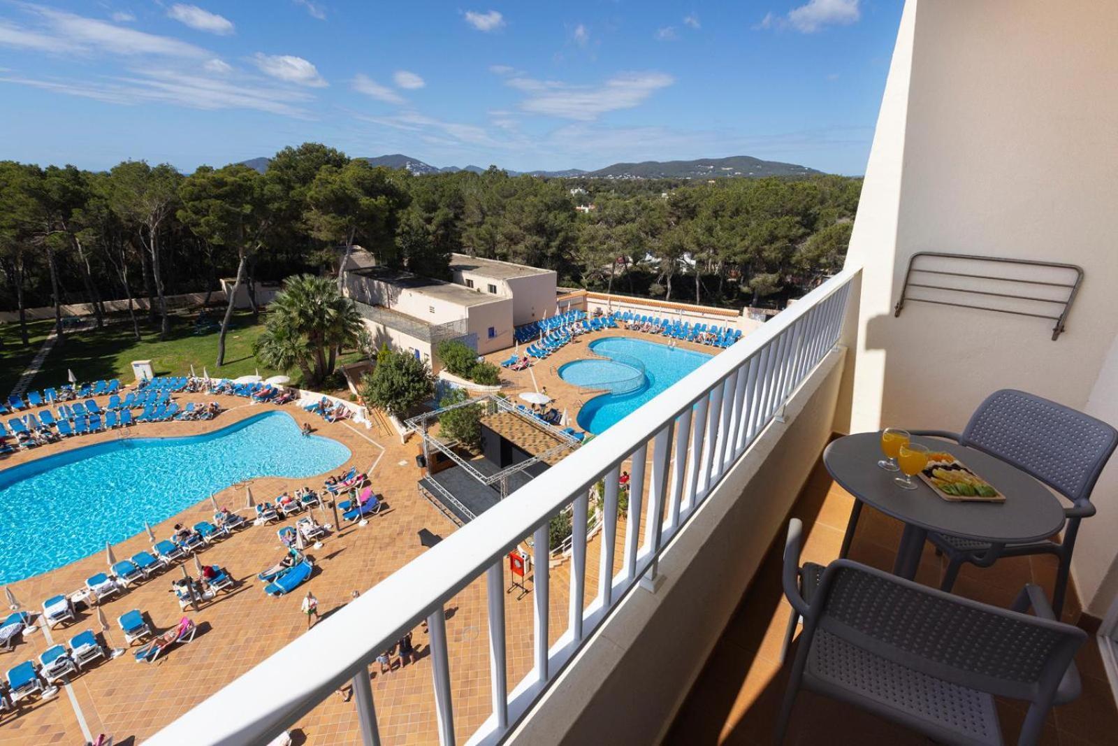 Superior Double Room Pool View