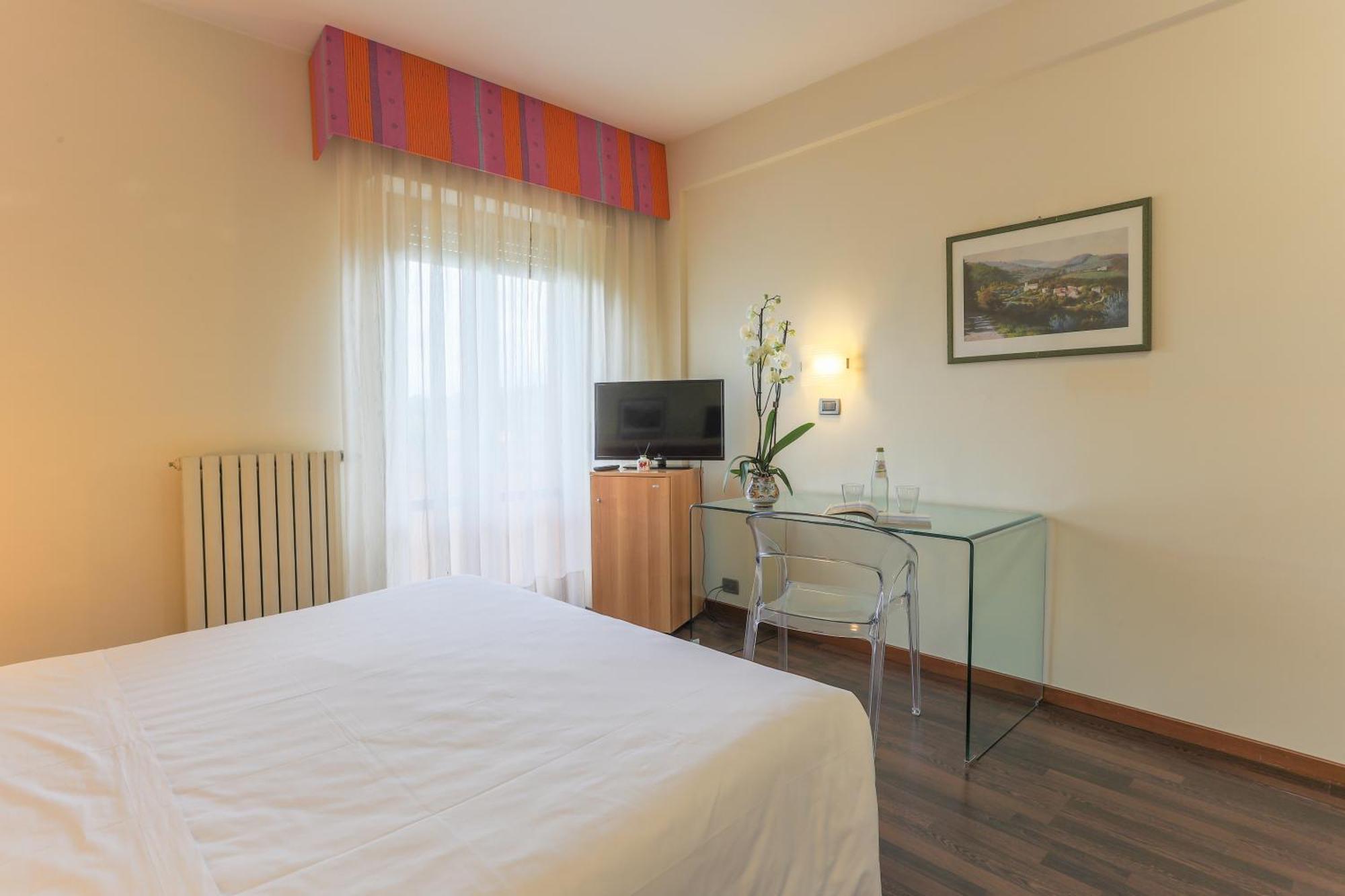 Double or Twin Room,1698850694:JPEG