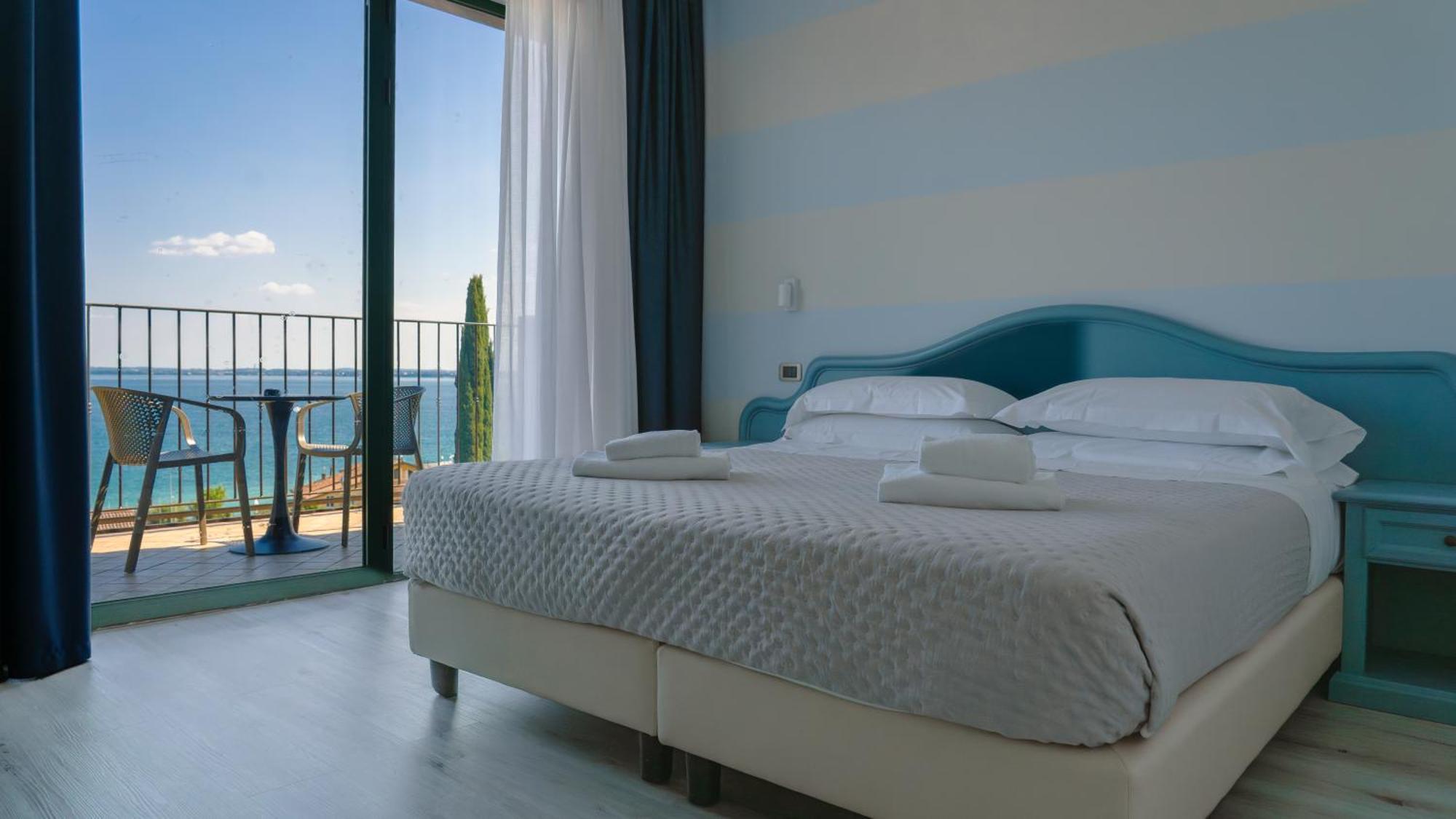 Superior Double or Twin Room Lake View
