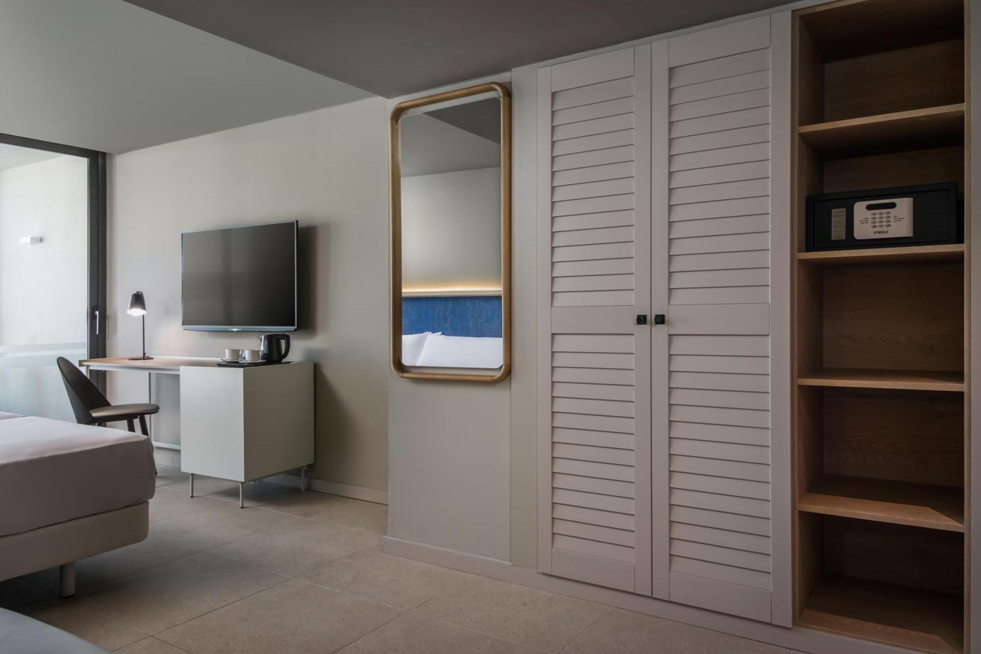 Double or Twin Room,1697799968:JPEG