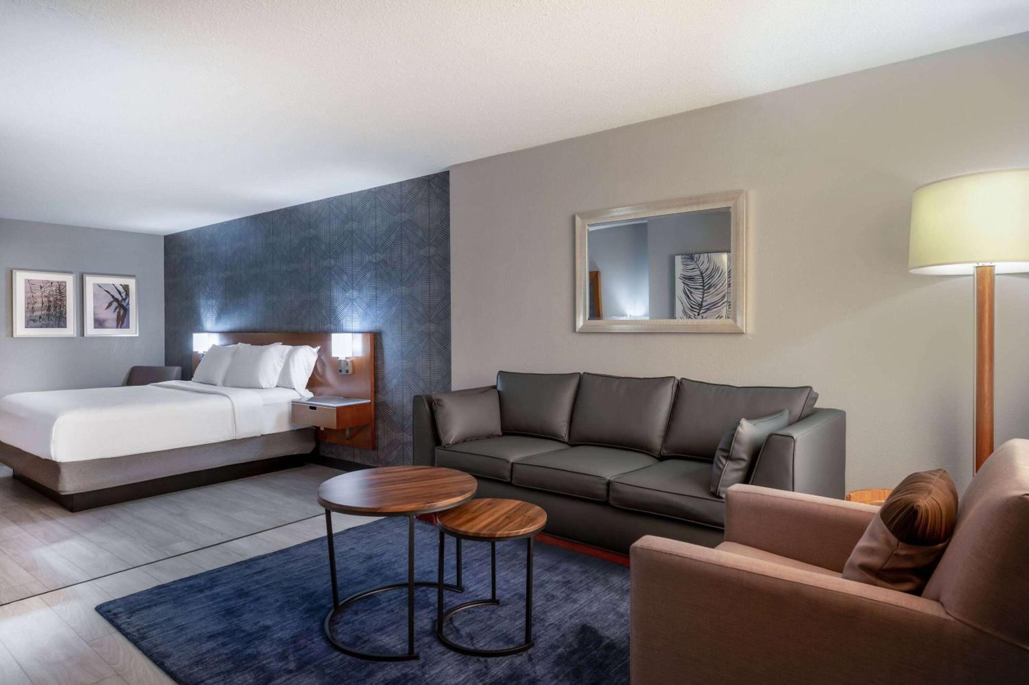 Deluxe King Room Balcony