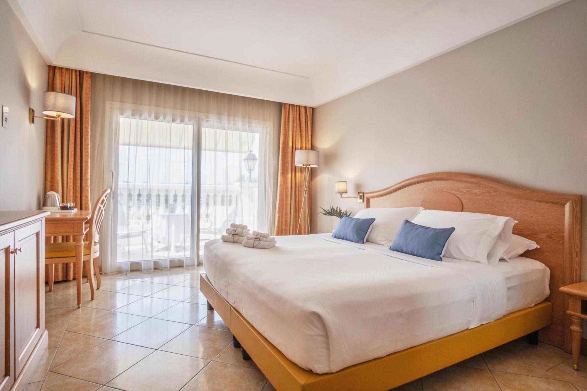 Superior Double Room Lake View Spa Access
