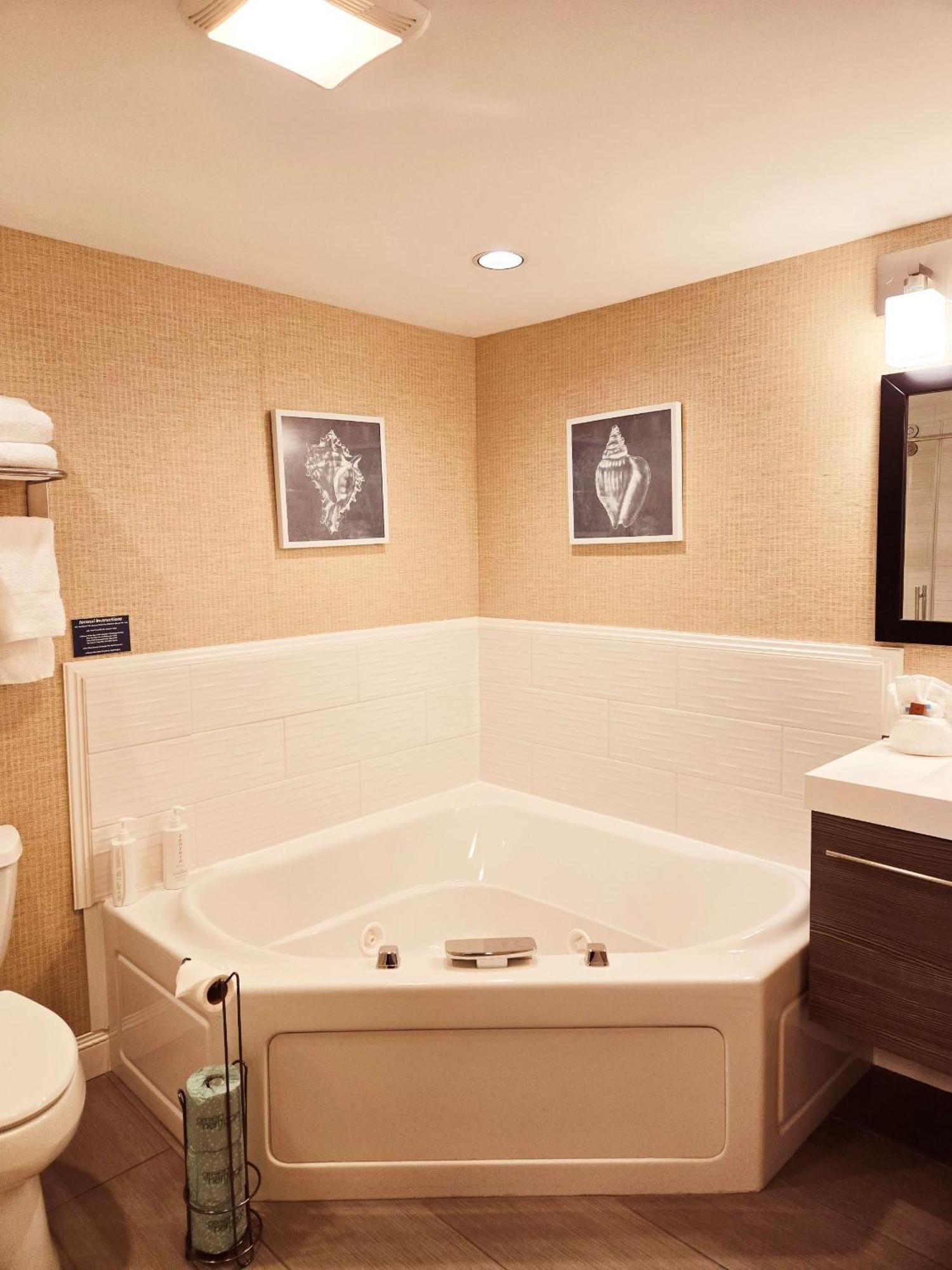 Studio Spa Bath