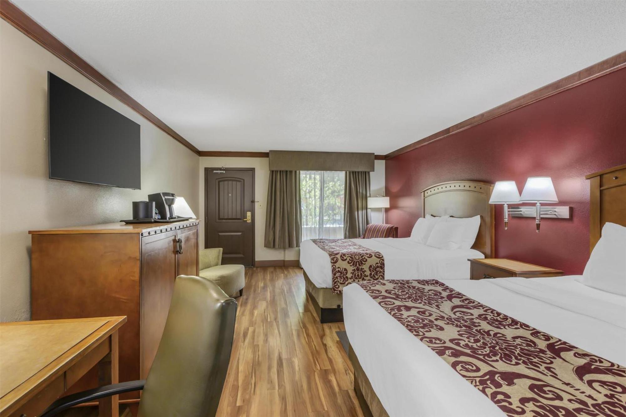 Deluxe Queen Room Two Queen Beds Non-Smoking