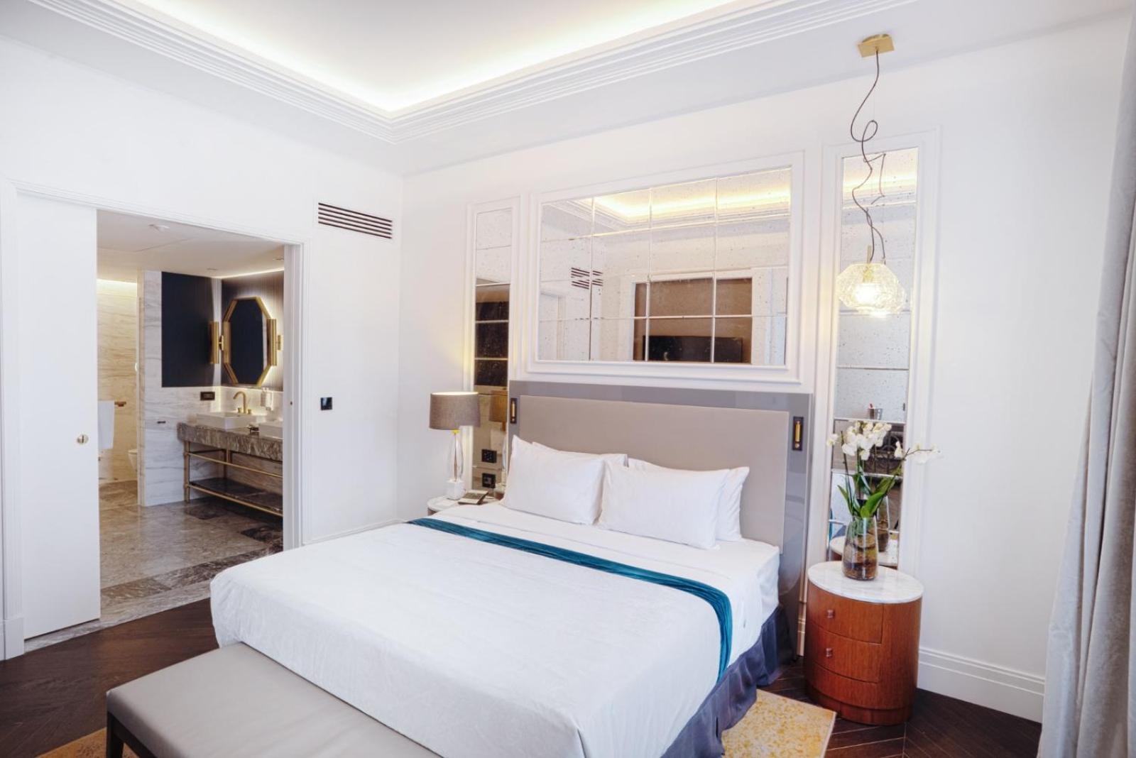 1 Bedroom Presidential Suite 1 King bed Sveta Nedelya view