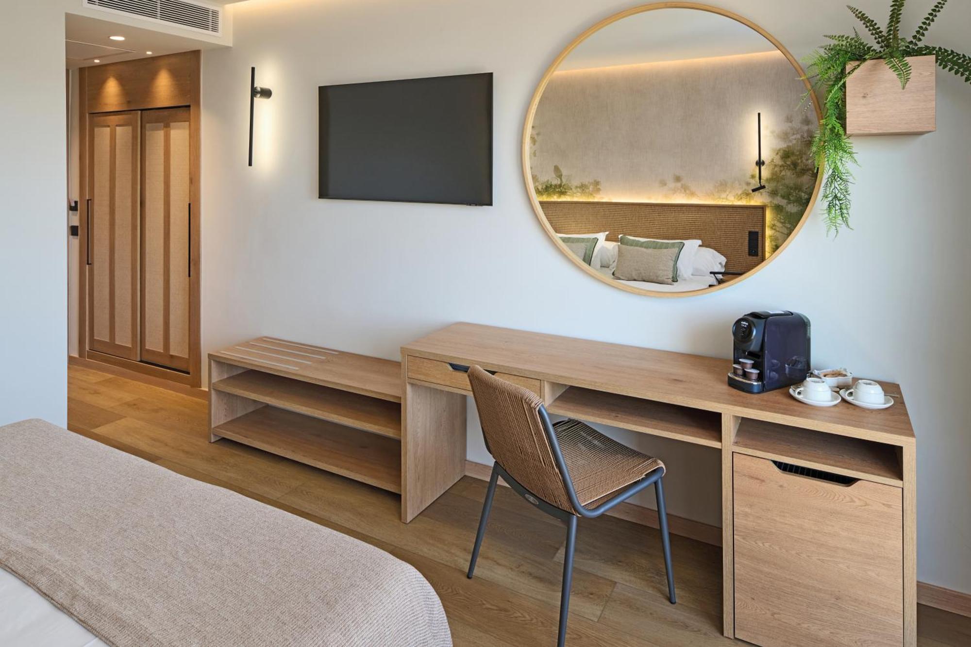 Superior Double Room Side Sea View