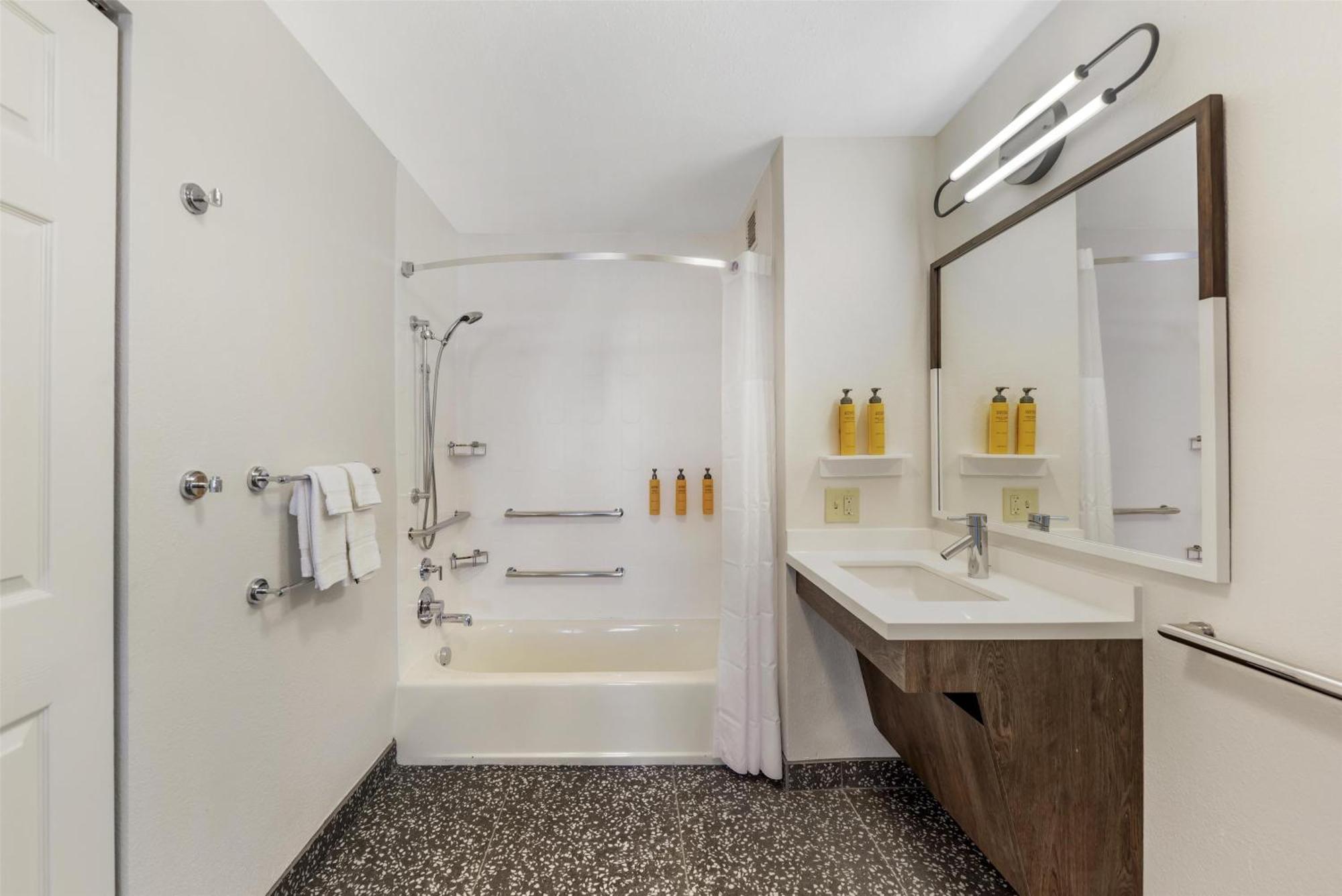 One-Bedroom Queen Suite Bathtub Mobility Accessible