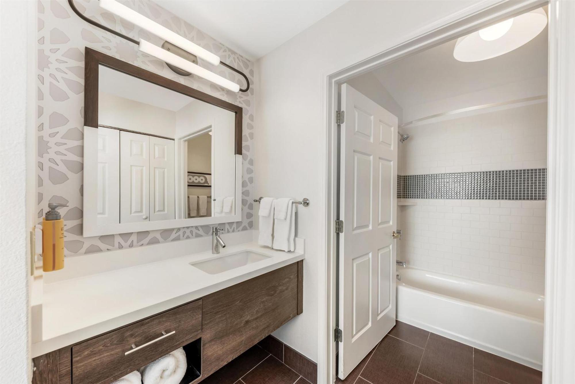 Queen Studio Suite