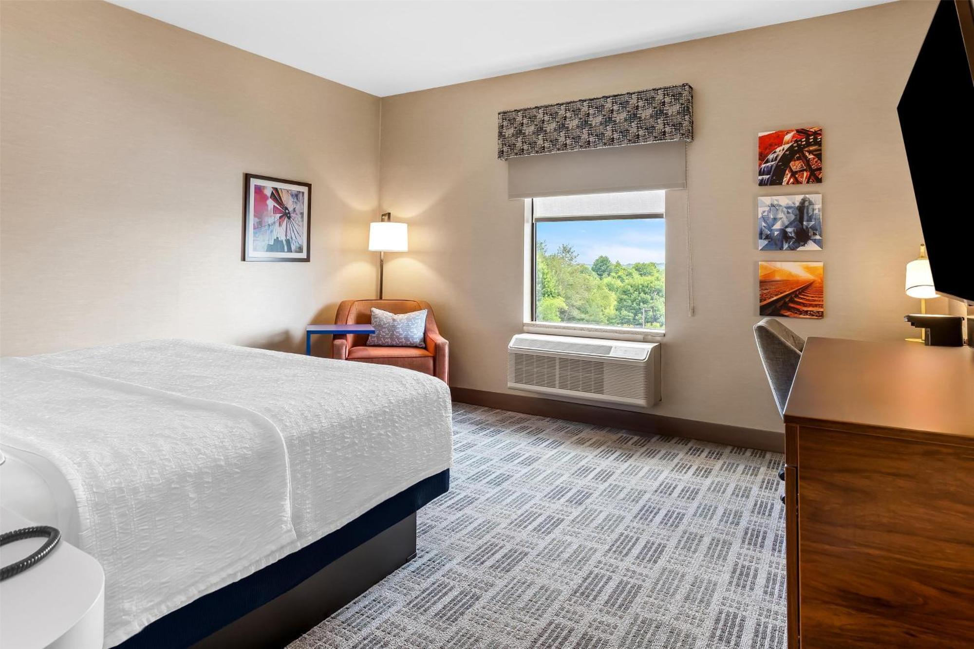 King Room King Bed Non-Smoking
