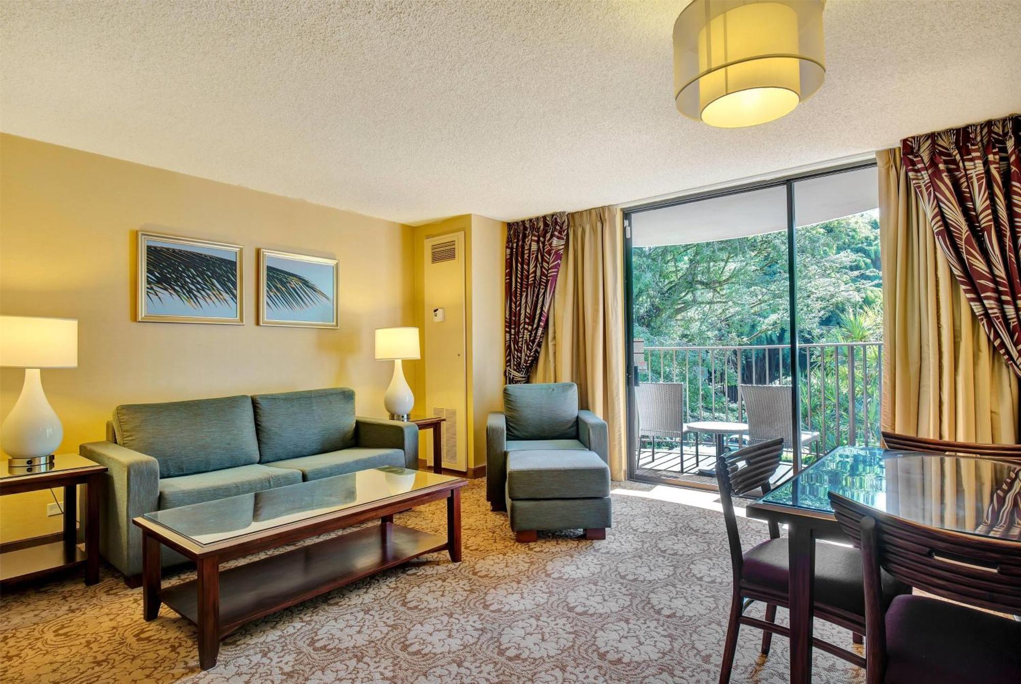 One-Bedroom Junior King Suite Banyan View Non-Smoking