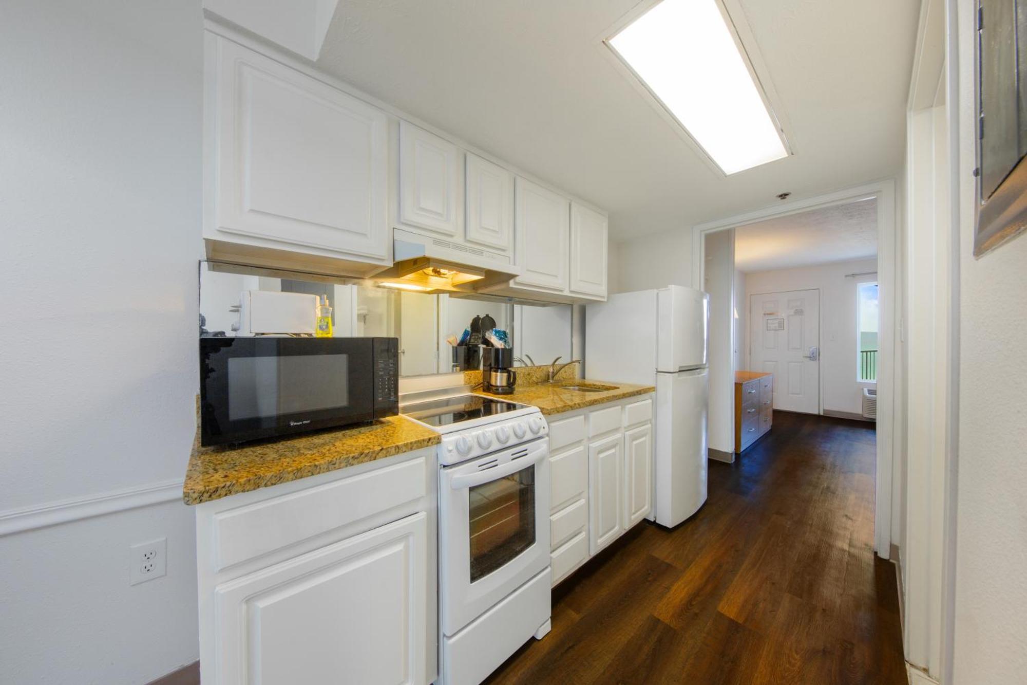 Beachfront Suite - Double/Double with Kitchen