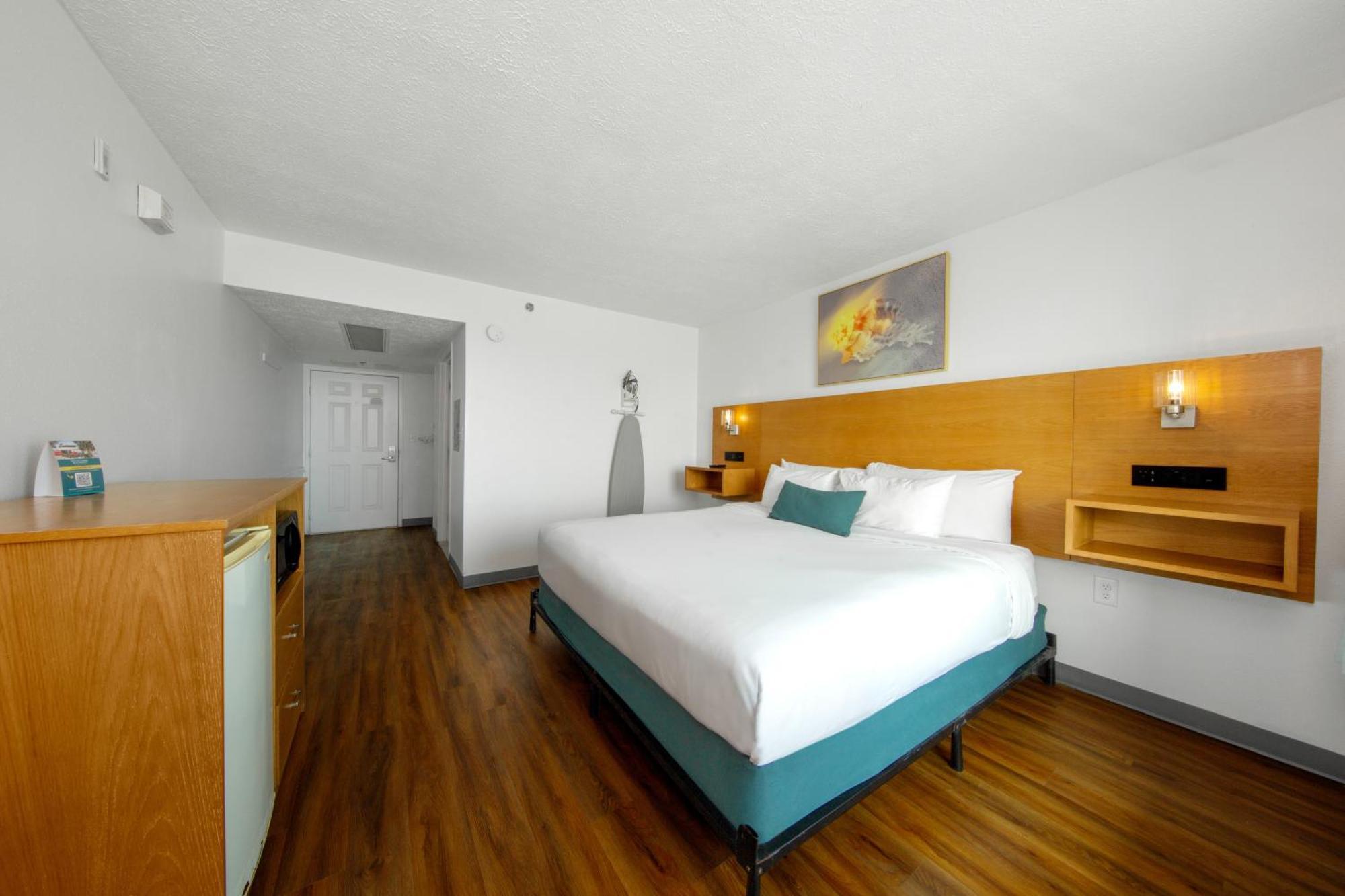 Beachfront Classic Room King ADA
