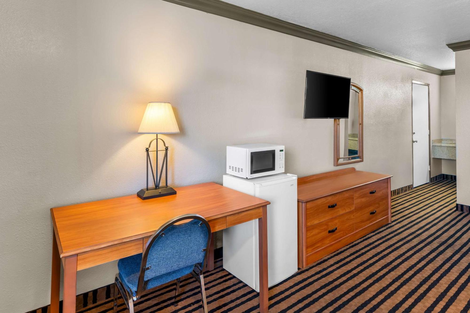 Queen Room Two Queen Beds Disability Access