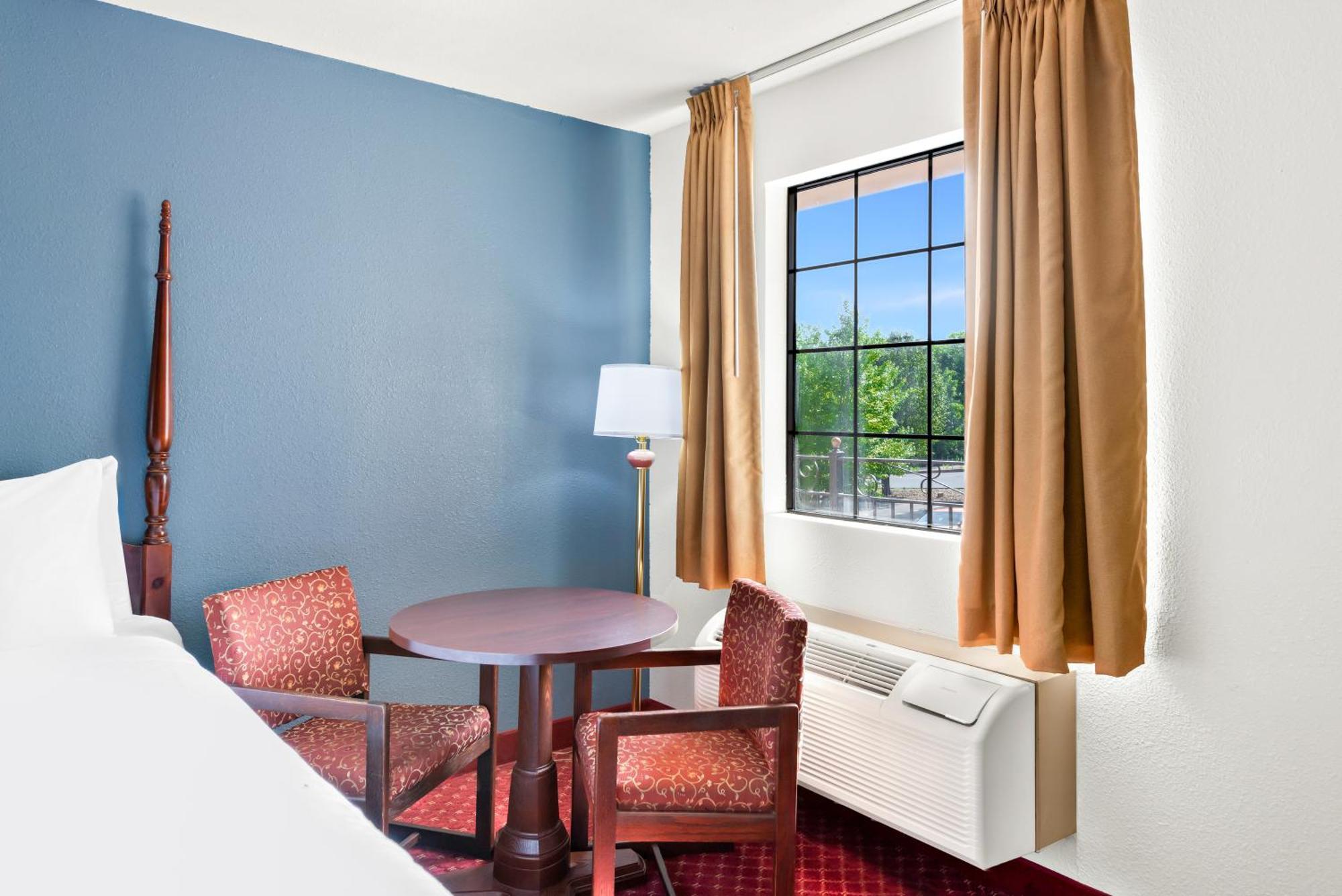 Queen Room with Two Queen Beds - Disability Access/Non-Smoking