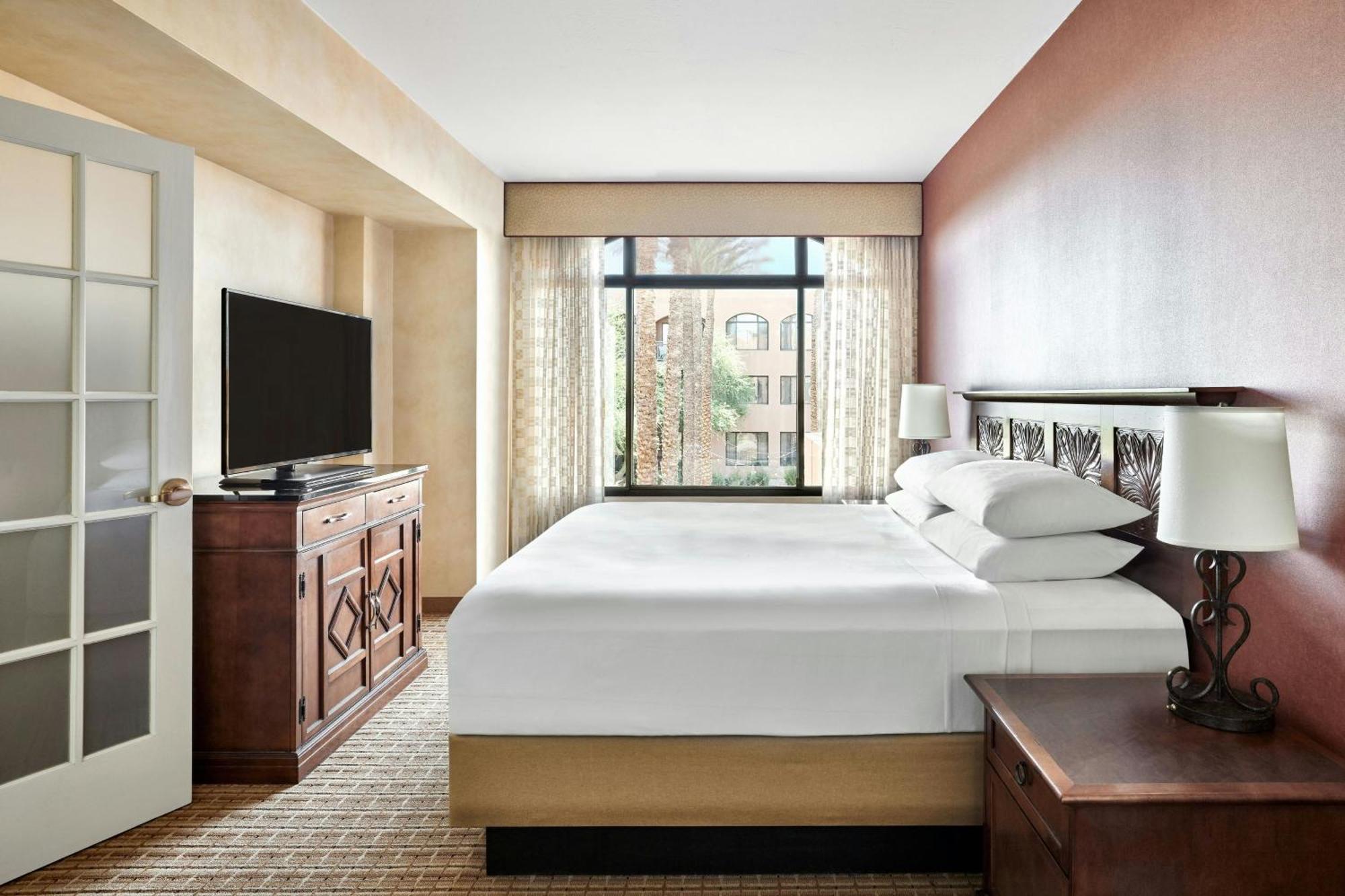 One-Bedroom King Suite