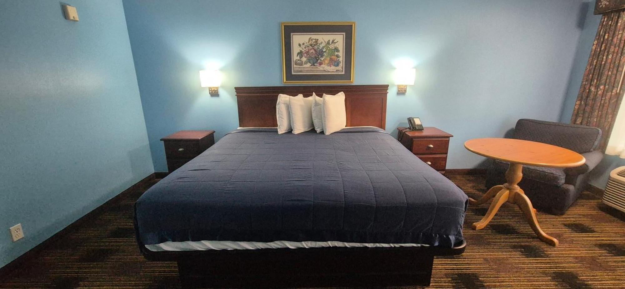 Luxury King Room