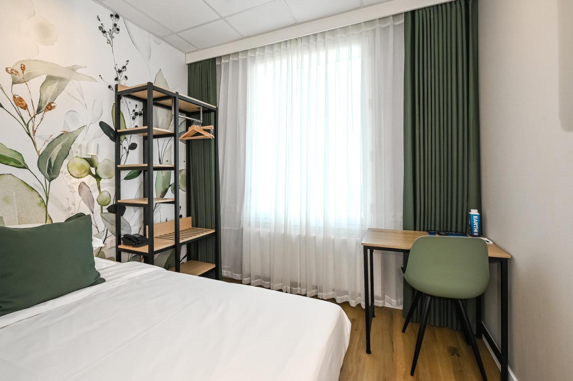 Single Room,1697908472:JPEG