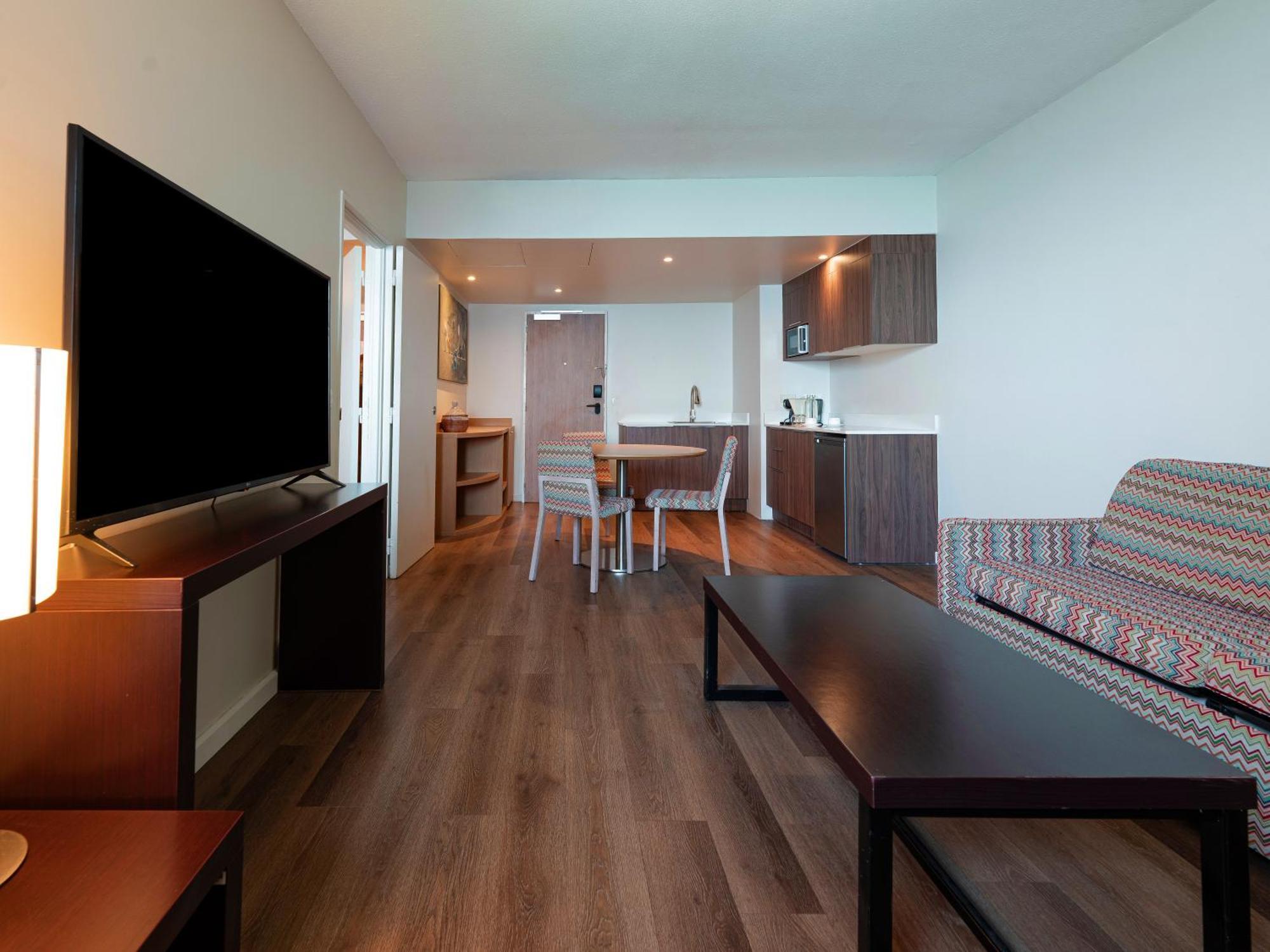 Junior Suite One Double Bed Ocean Side