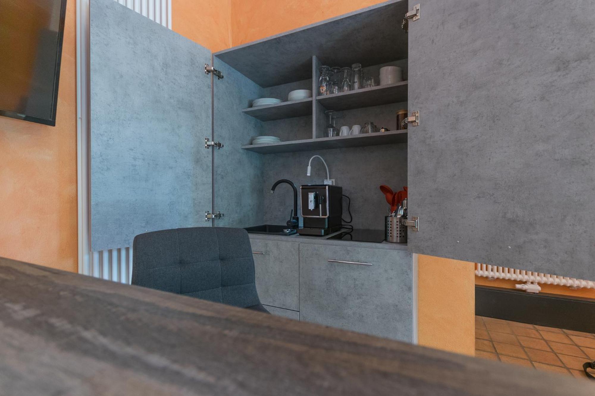 One-Bedroom Apartment Annex
