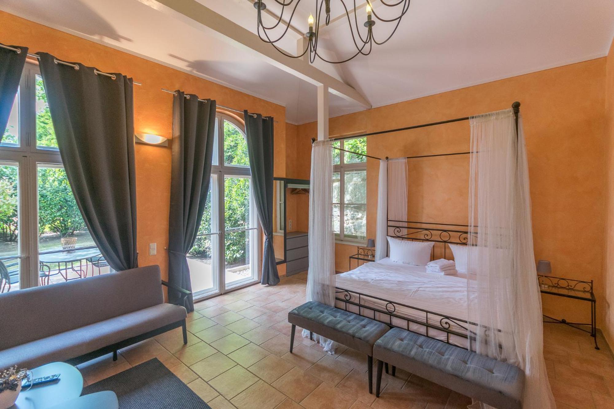 One-Bedroom Apartment Annex