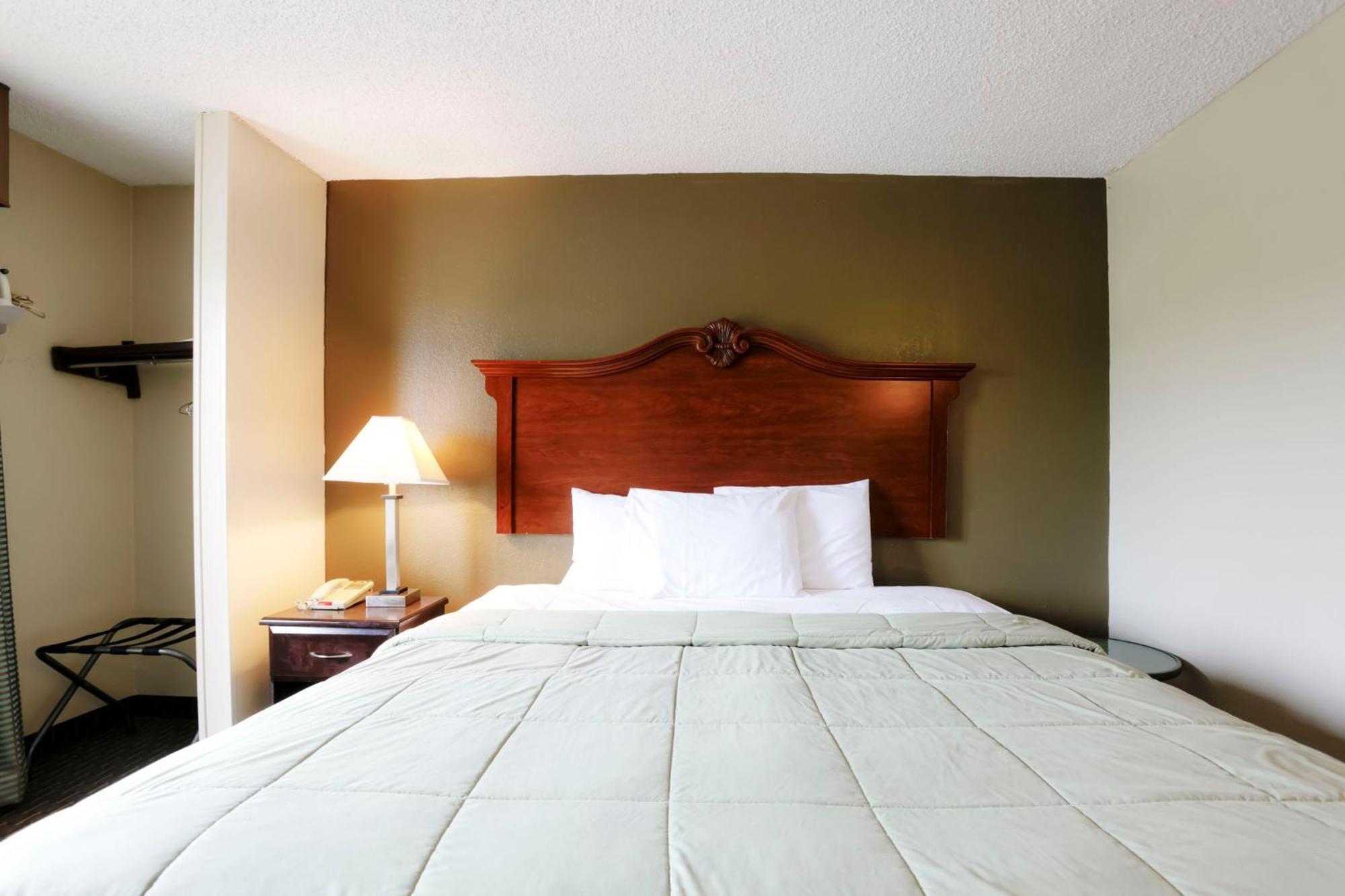 Suite - King Bed