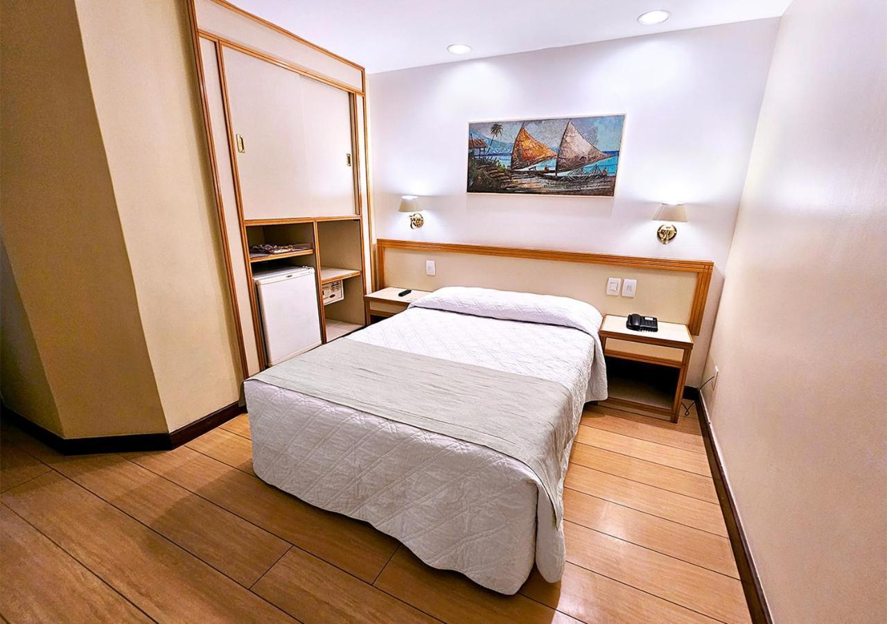 Quarto Duplo Standard com Cama de Casal