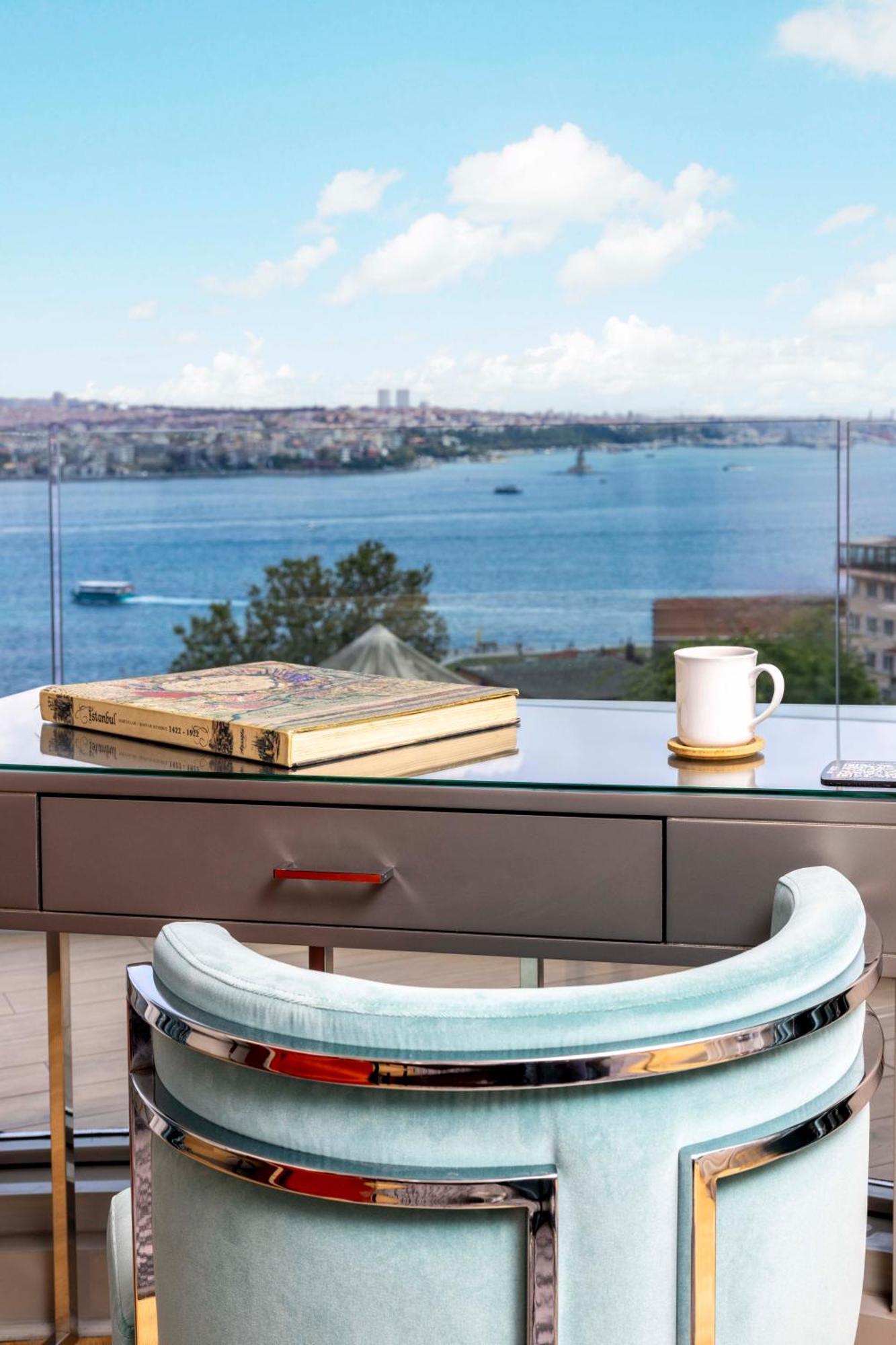 King Bosphorus View Room Hot Tub & Balcony