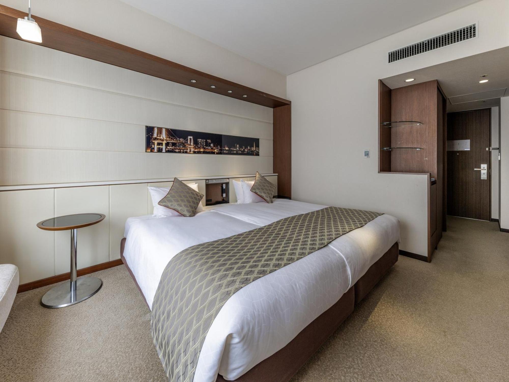 Hollywood Twin Room Non-Smoking