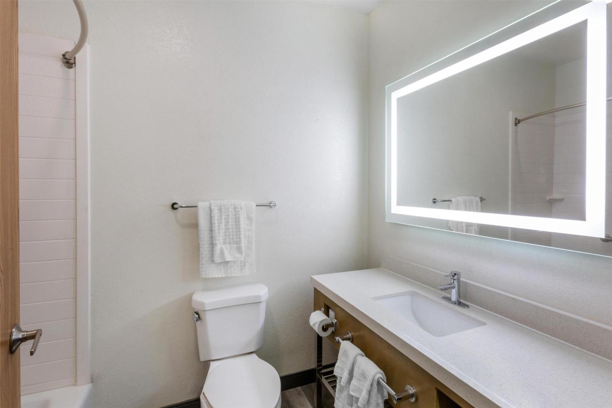 King Room with Spa Bath