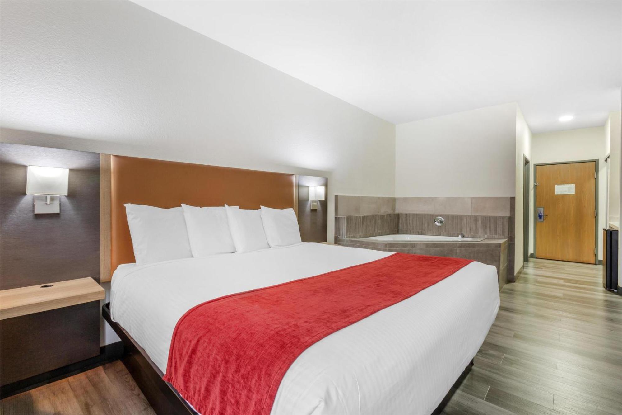 King Room Spa Bath