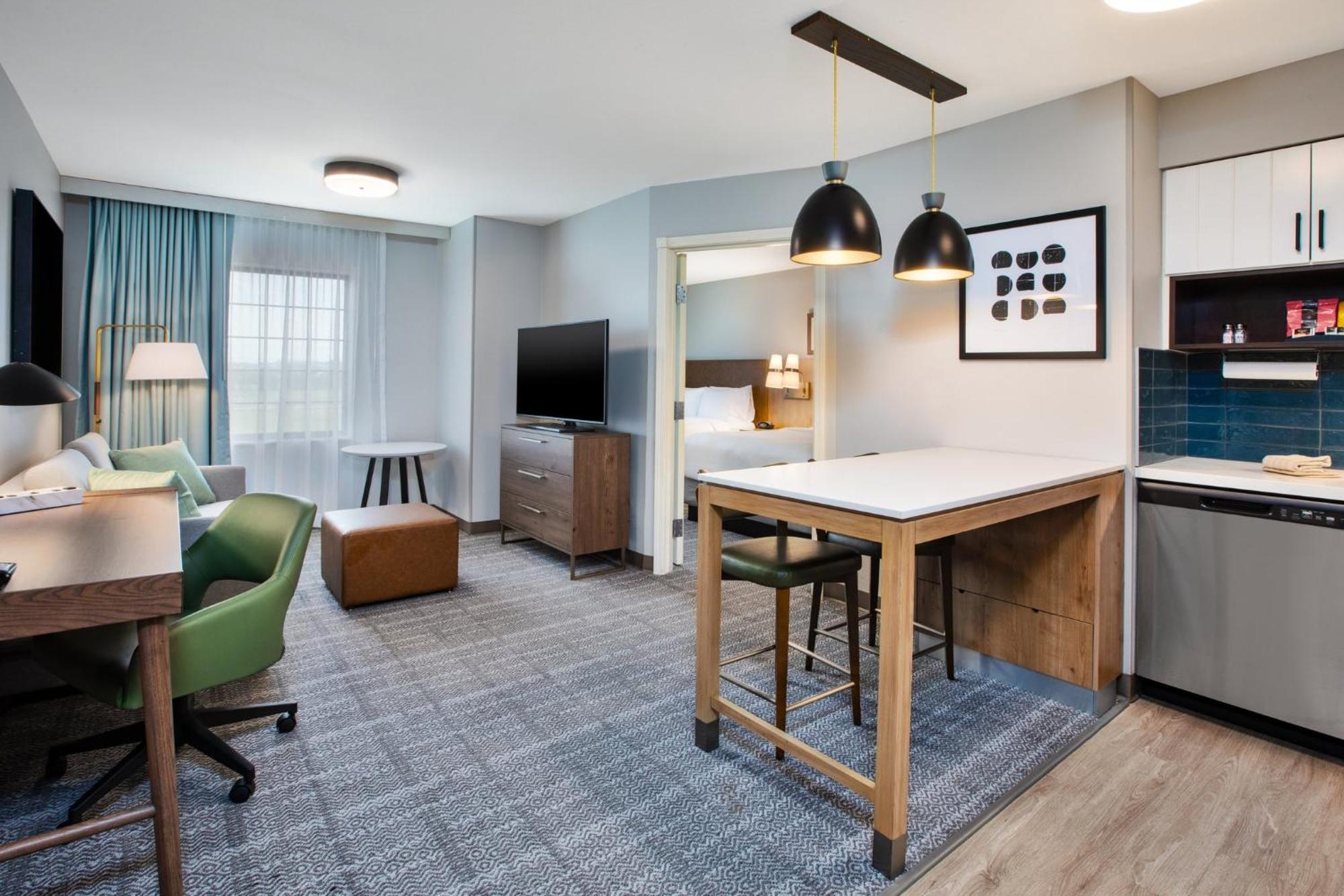 One-Bedroom King Suite