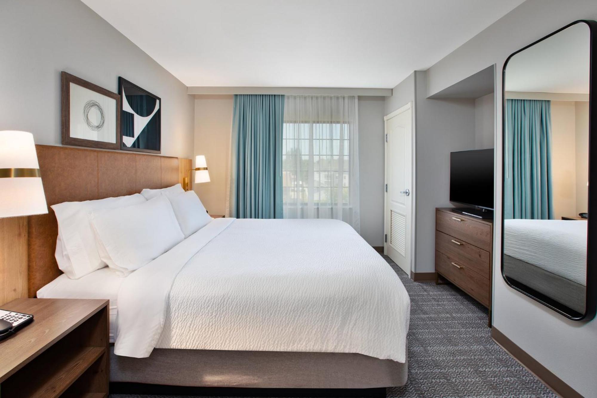 One-Bedroom King Suite