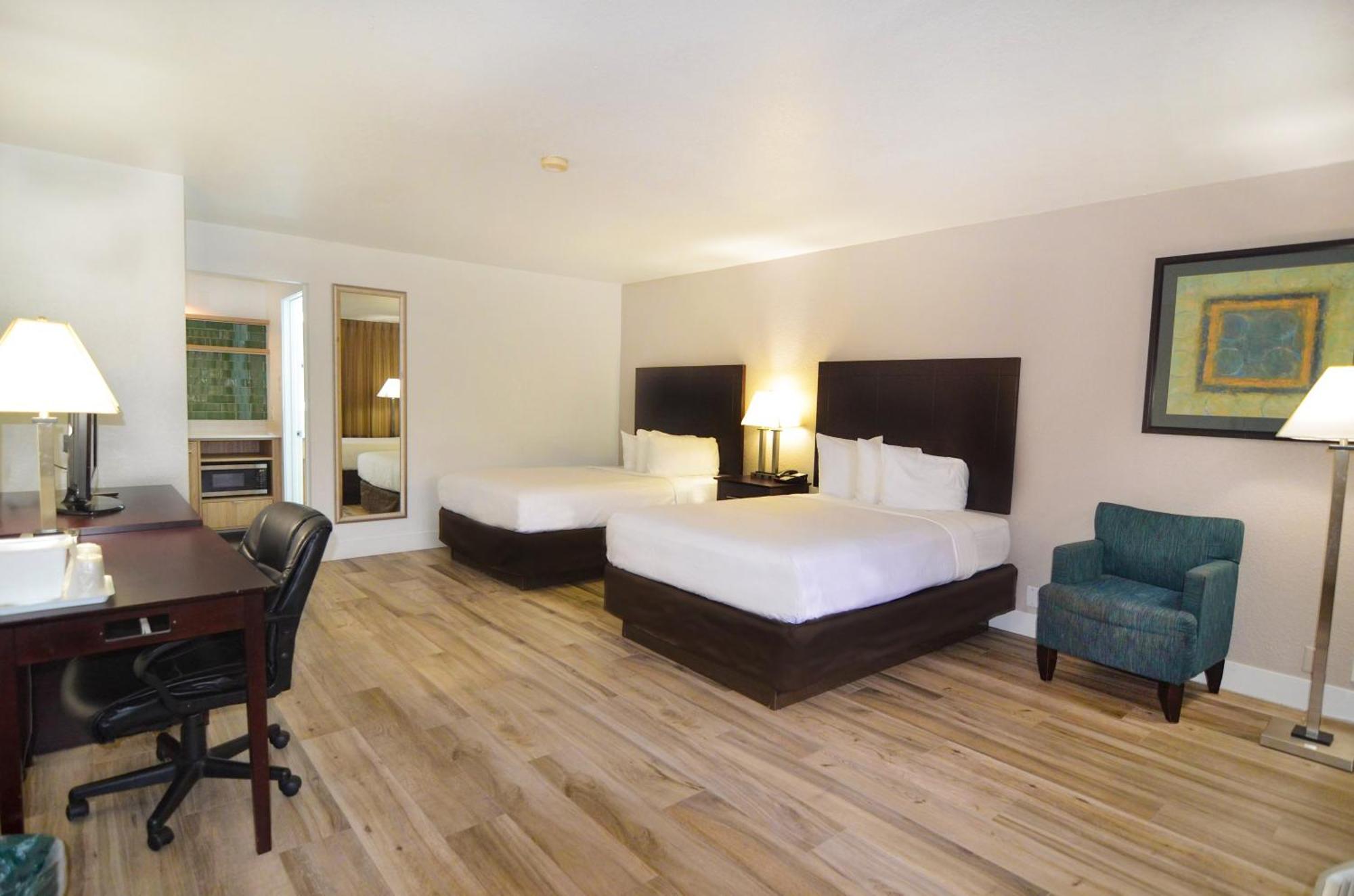 Studio Double Room Two Double Beds