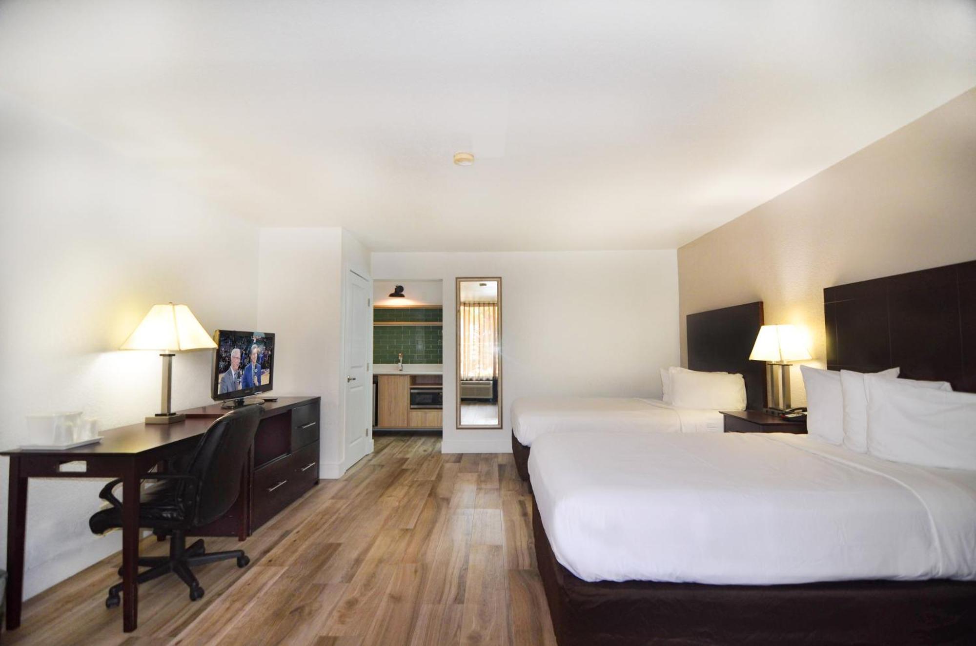 Studio Double Room Two Double Beds